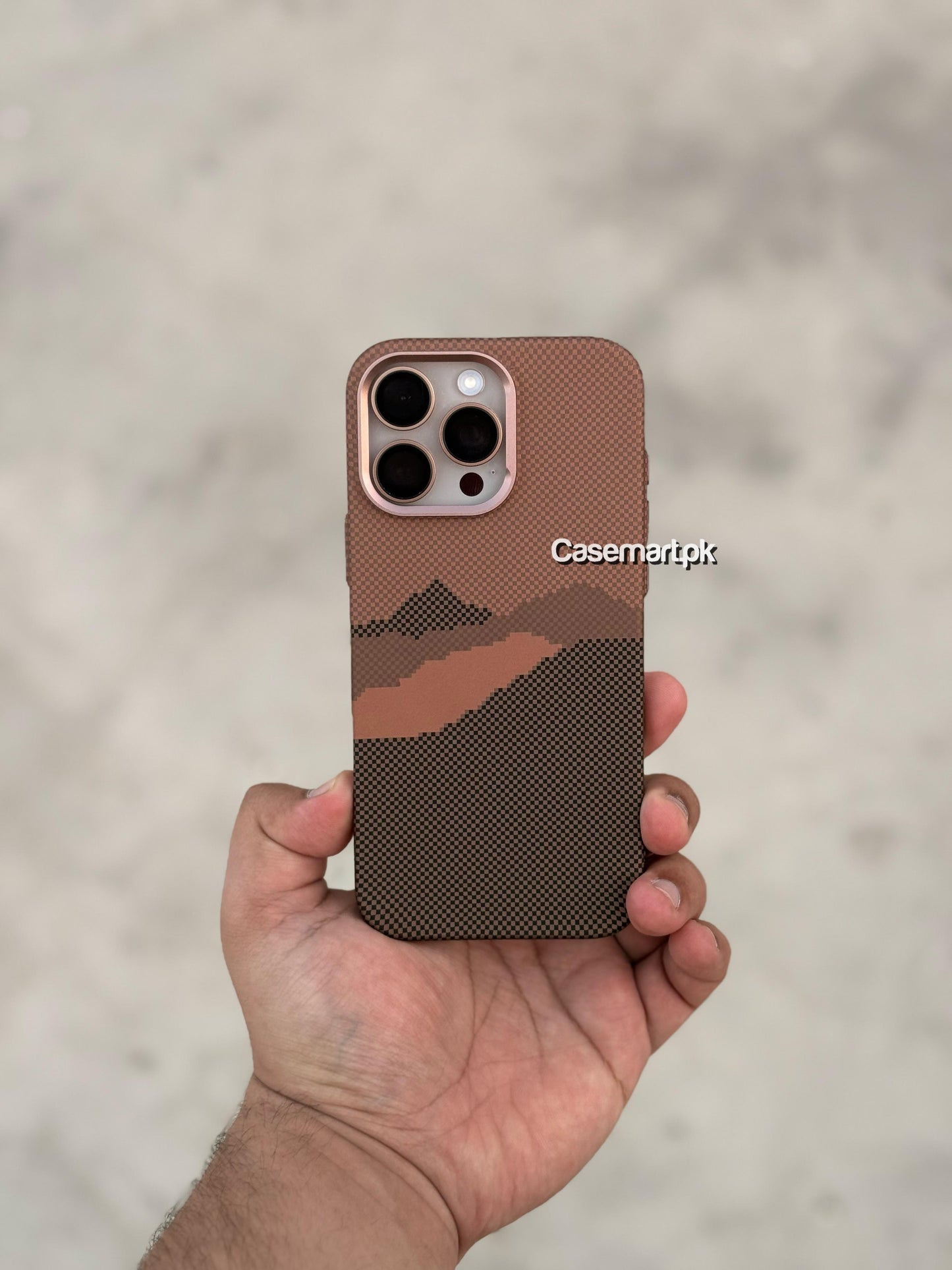 Real Carbon Fibre with MagSafe in Desert Titanium LUXO Like PITAKA