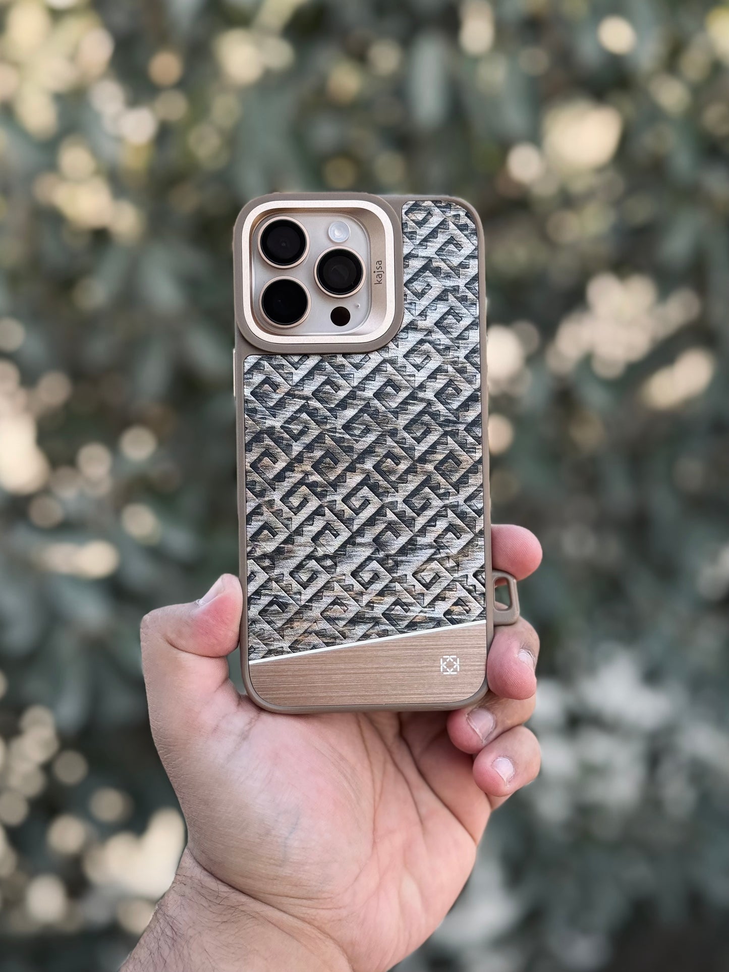 Kajsa Real Carbon Fibre Desert 16 Pro Max