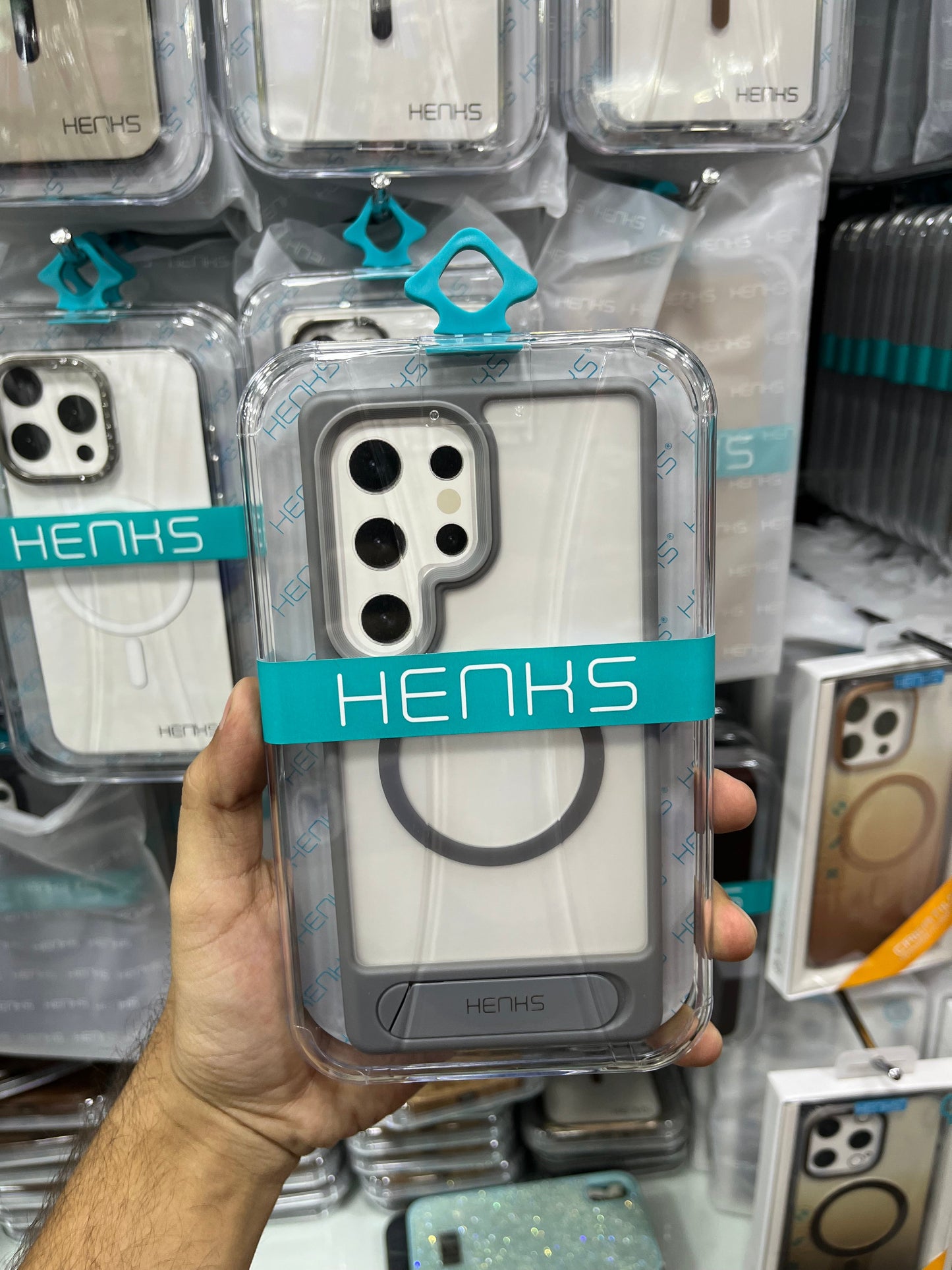 Henks matte MagSafe stand case for Samsung s25 ultra