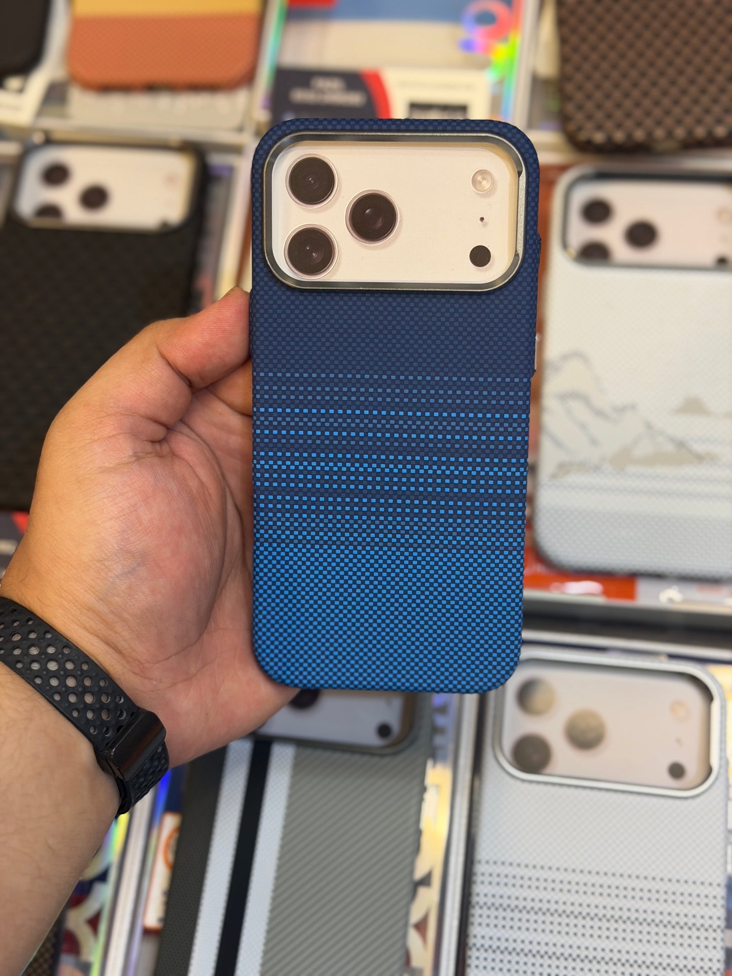 BLUE SUNSET LUXO - MagSafe Carbon Fibre For 17 Pro Max
