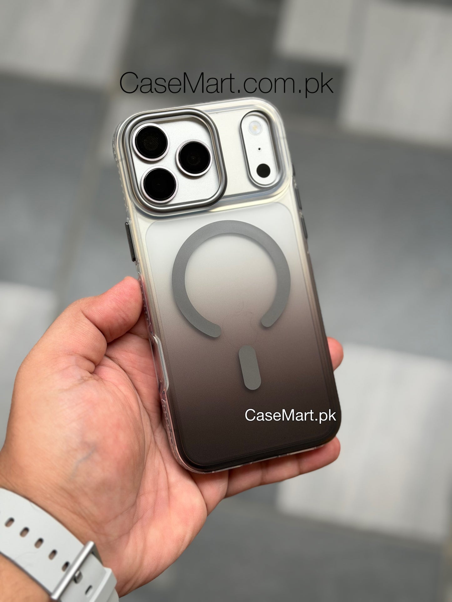 Bucksuiti Dual-Shade Matte Premium Case for 17 Series