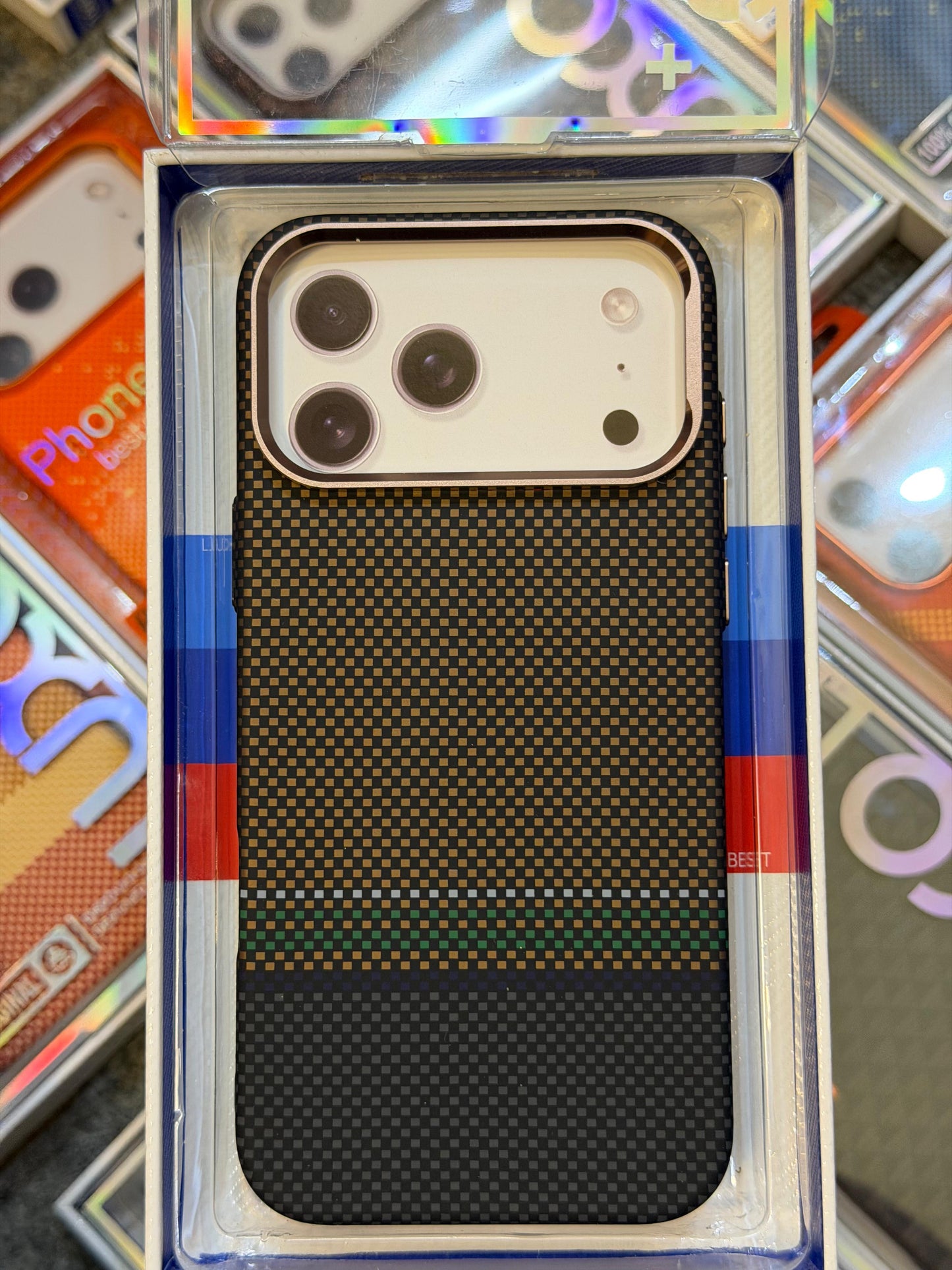 Luxo Carbon Fibre Kevlar For Silver iPhone 17 series