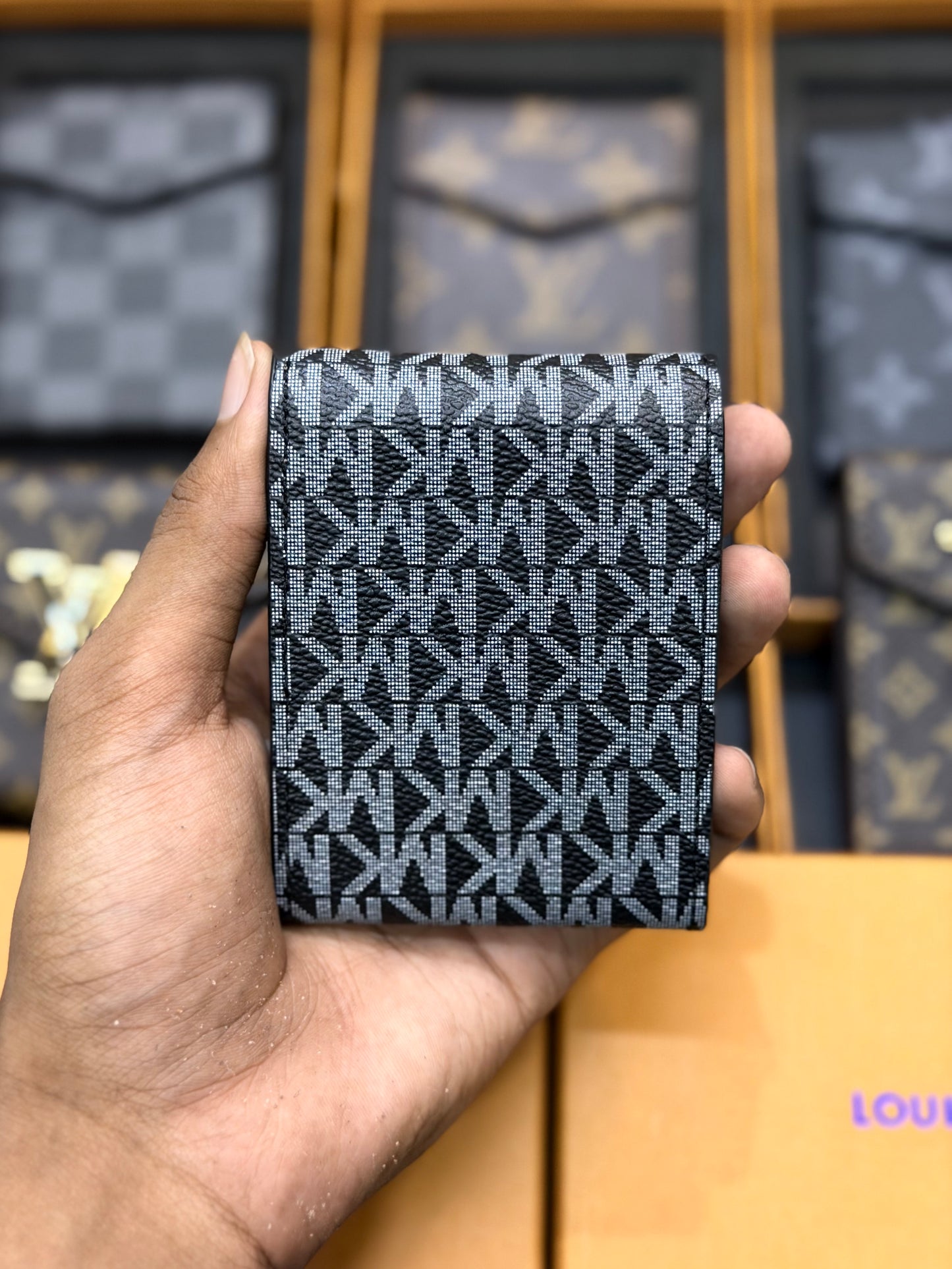 Luxury Branded Leather Slim Wallet - Premium Business Card Holder with Magnetic Closure