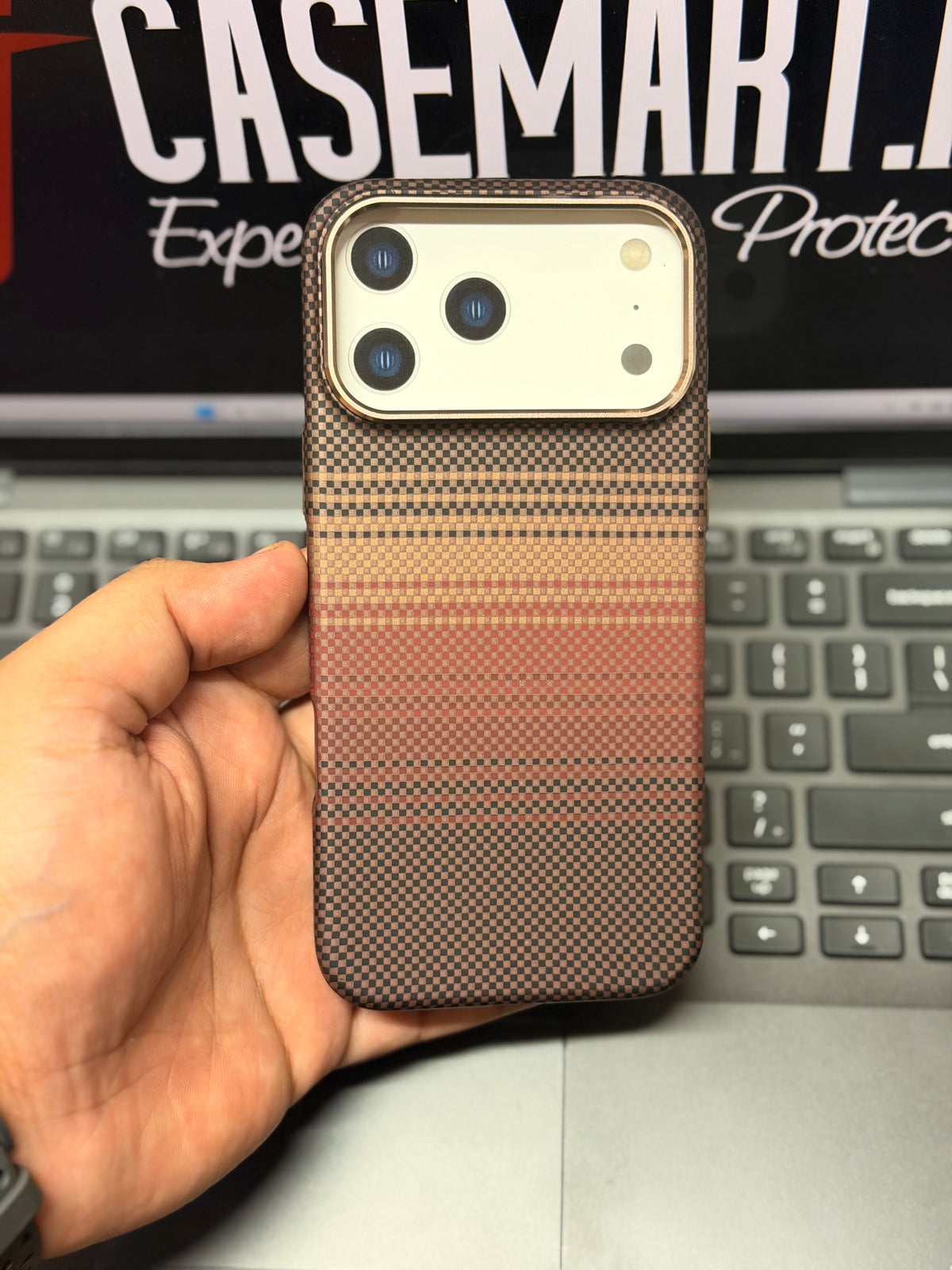 PITAKA SUNSET - MagSafe Carbon Fibre For 17 Pro Max
