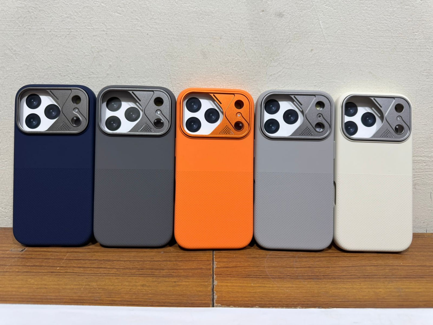 MMKIO ALUMU DESIGN SILICON MAGSAFE CASE