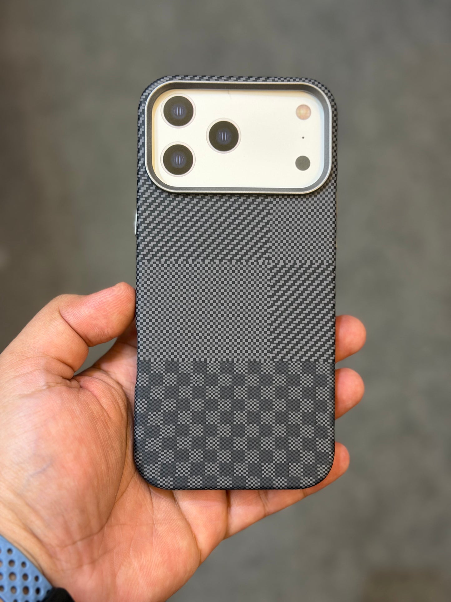 Luxo Carbon Fibre Kevlar For Cosmic Orange iPhone 17 series