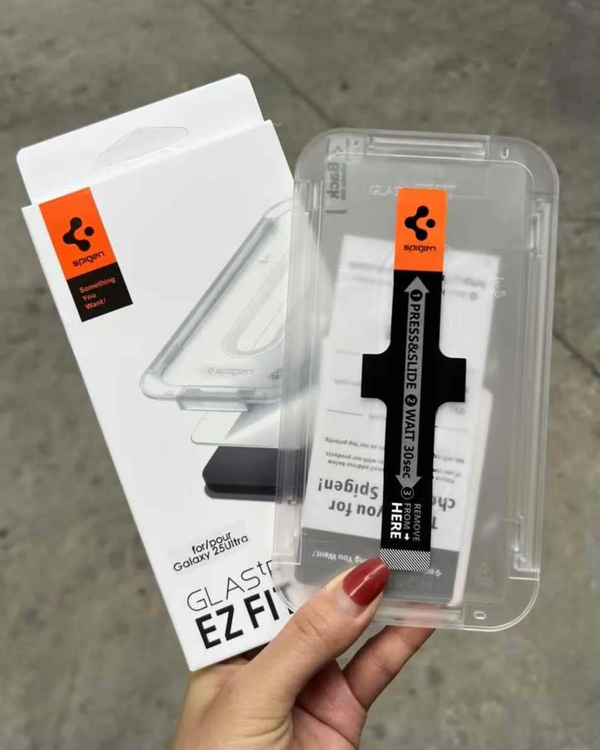 Spigen clear Borderless Glass protector with application kit for 17 pro max