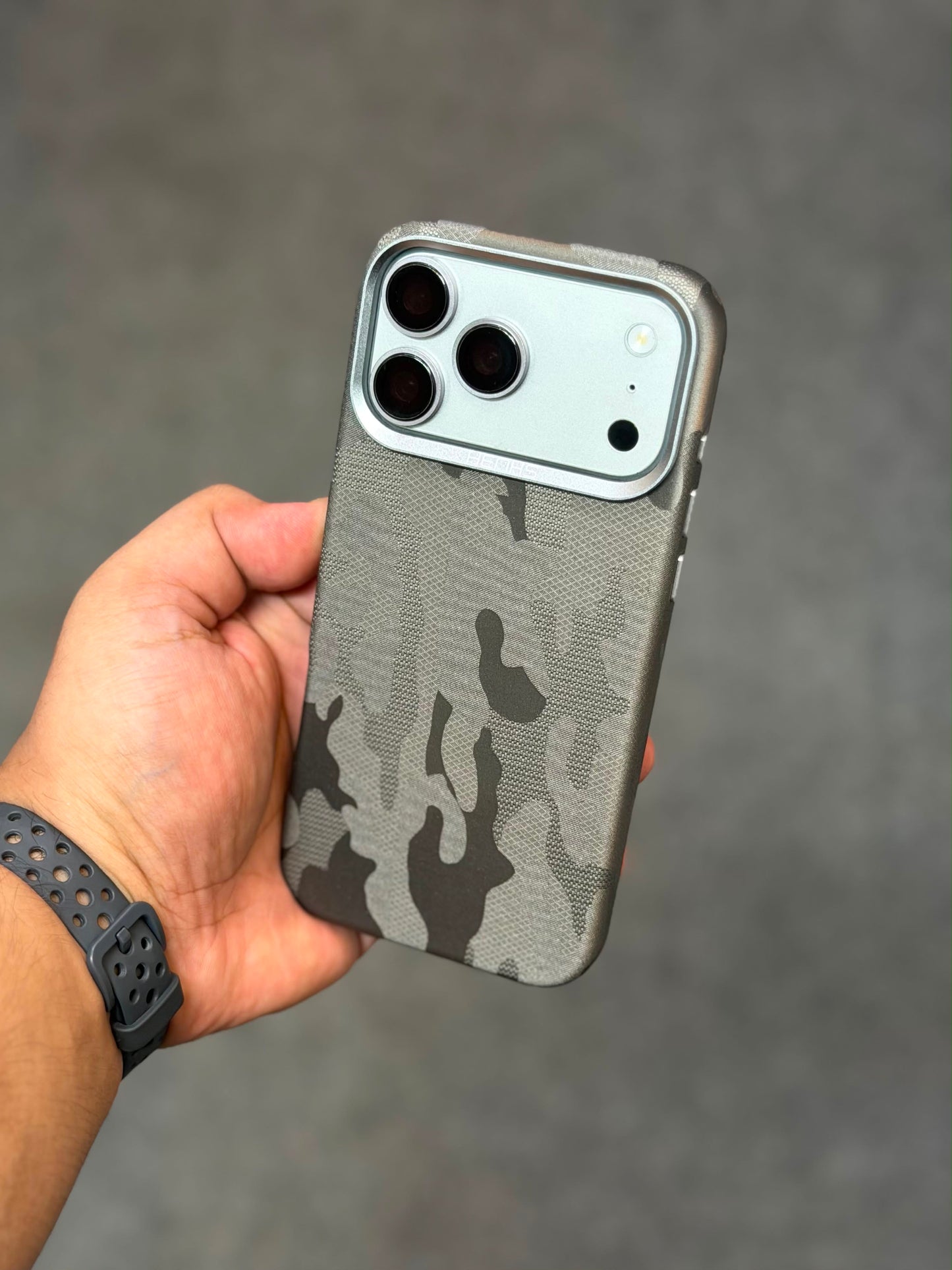 HENKS CAMO MagSafe Leather Case