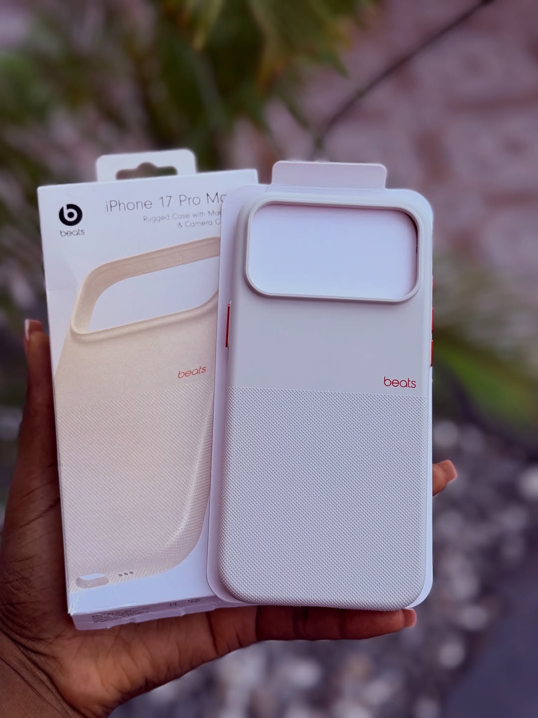 BEATS Rugged MagSafe Case iPhone 17 series