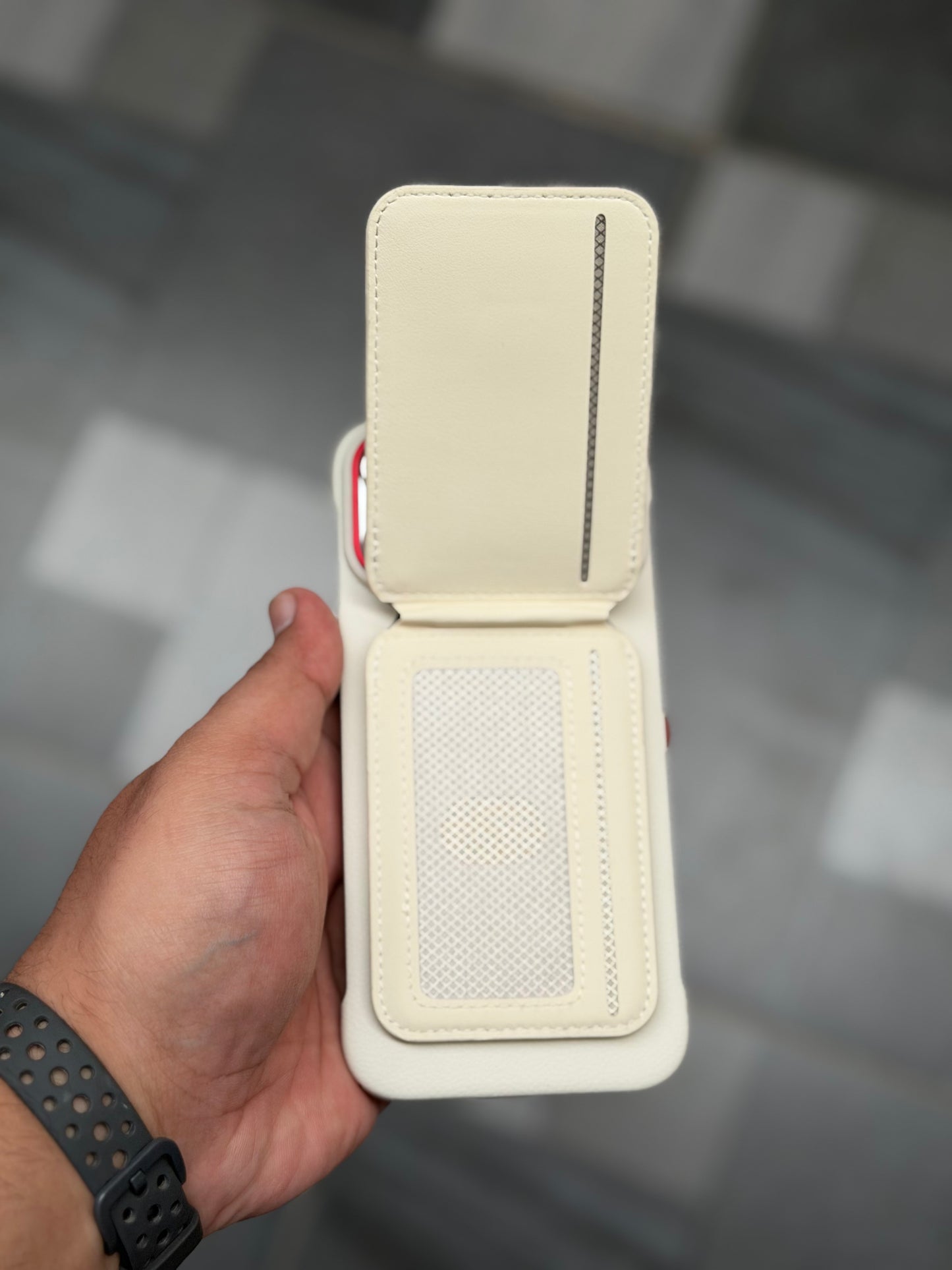 Original Polo Simon Genuine Leather MagSafe Stand Wallet - Santa Barbara Card Holder