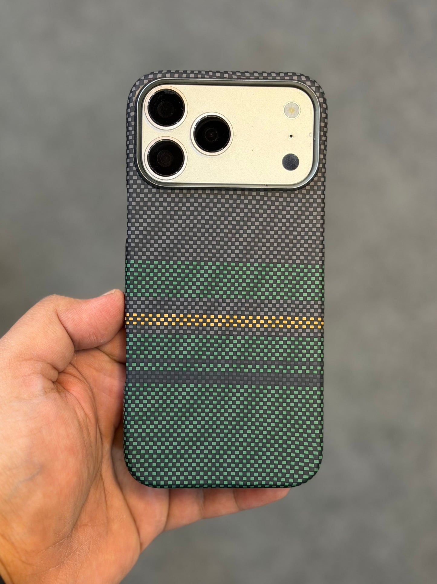 Sunset Carbon Fibre Side Cut Kevlar With MagSafe 17 Pro Max