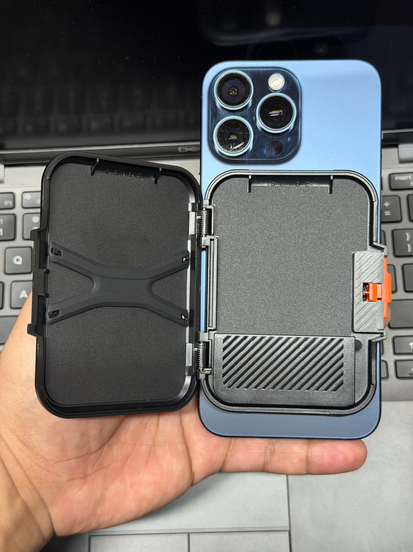 Spigen Lock Fit MagSafe Wallet - Magnetic Card Holder