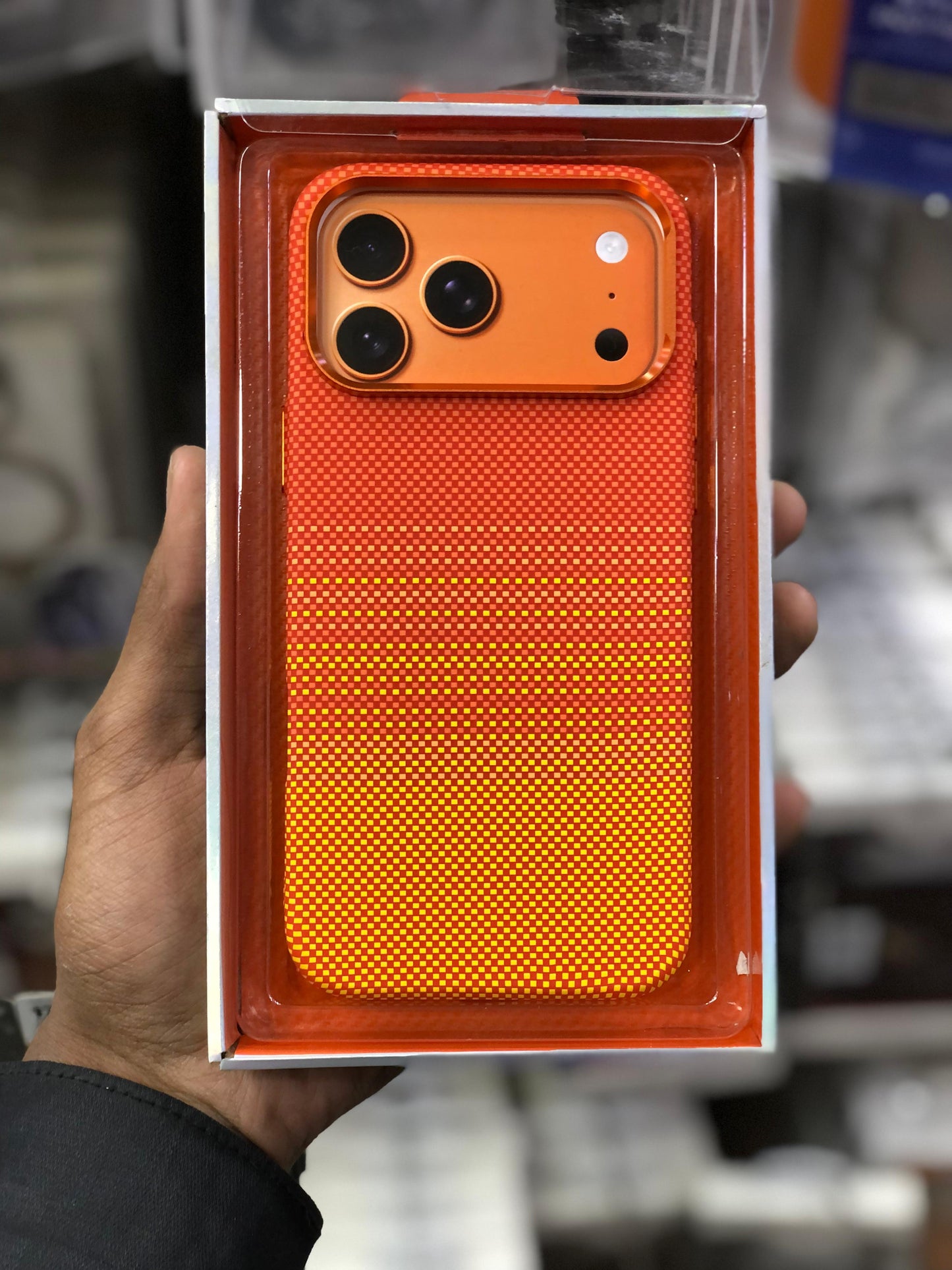Luxo Carbon Fibre Kevlar For Cosmic Orange iPhone 17 series