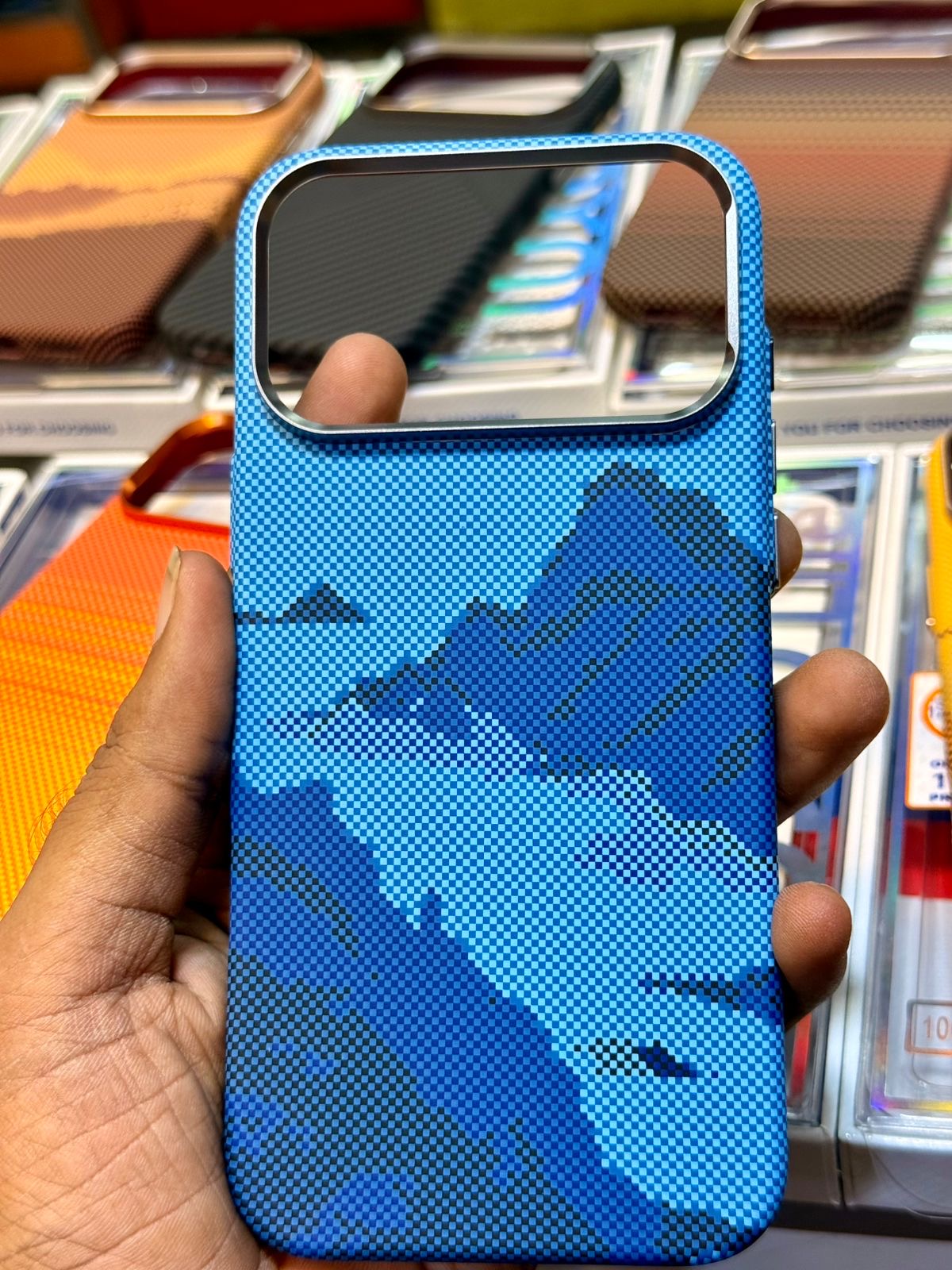 Deep Blue Carbon Fibre With MagSafe LUXO 17 Pro Max