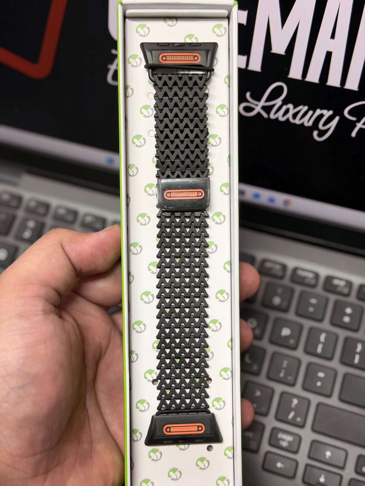 Tactical Wave Apple Watch Rugged Stainless Steel Magnetic Milanese Mesh Loop Strap Mechanical Lugs (44/45/46/49 Mm)
