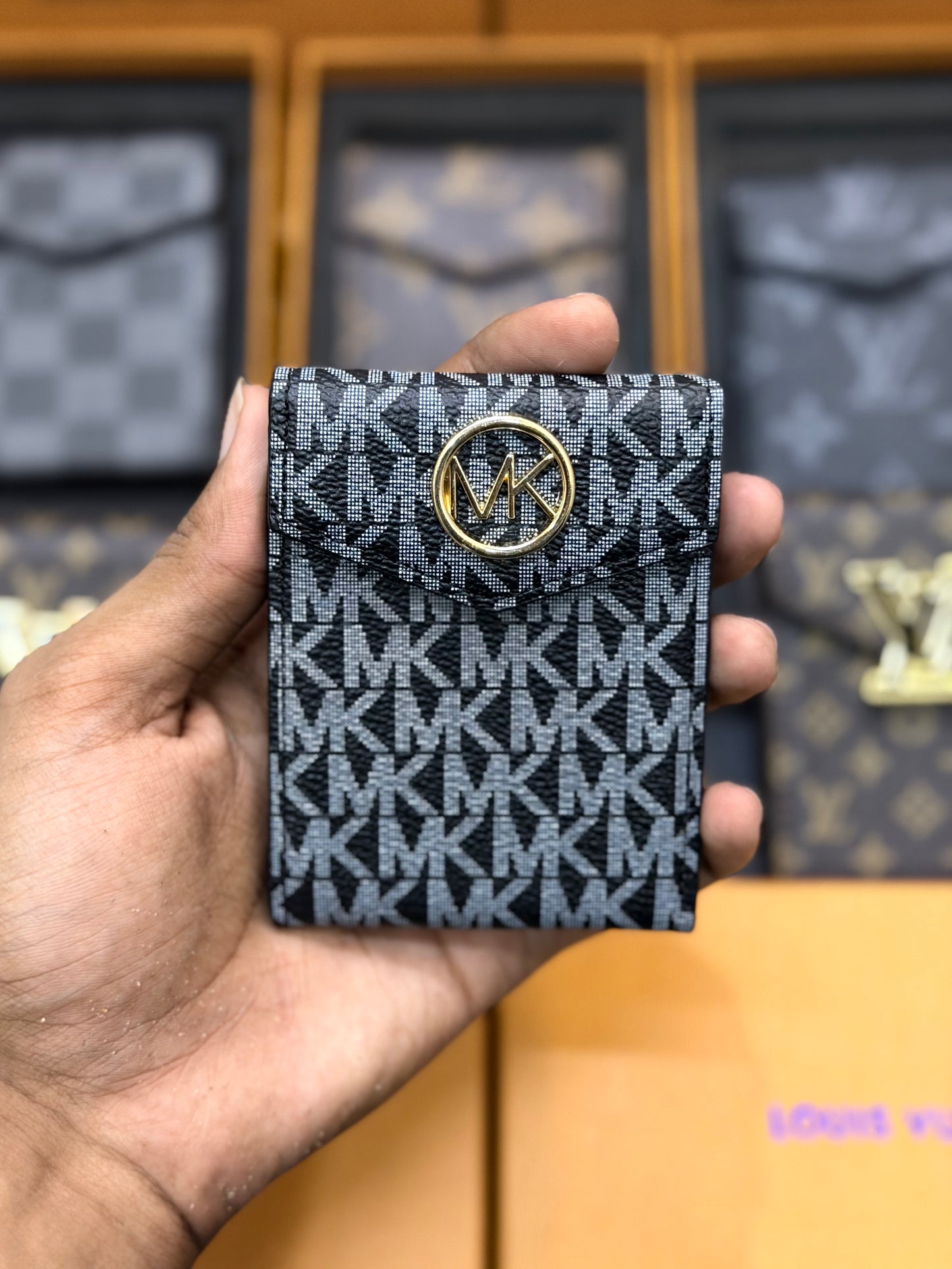 Luxury Branded Leather Slim Wallet - Premium Business Card Holder with Magnetic Closure