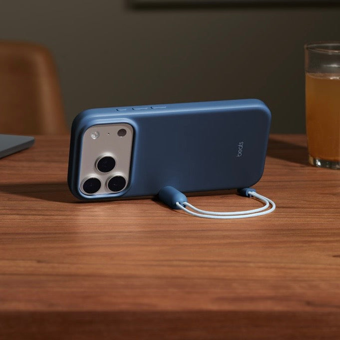 BEATS Kickstand MagSafe Case iPhone 17 series
