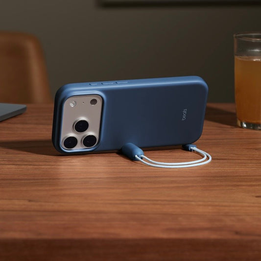 BEATS Kickstand MagSafe Case iPhone 17 series