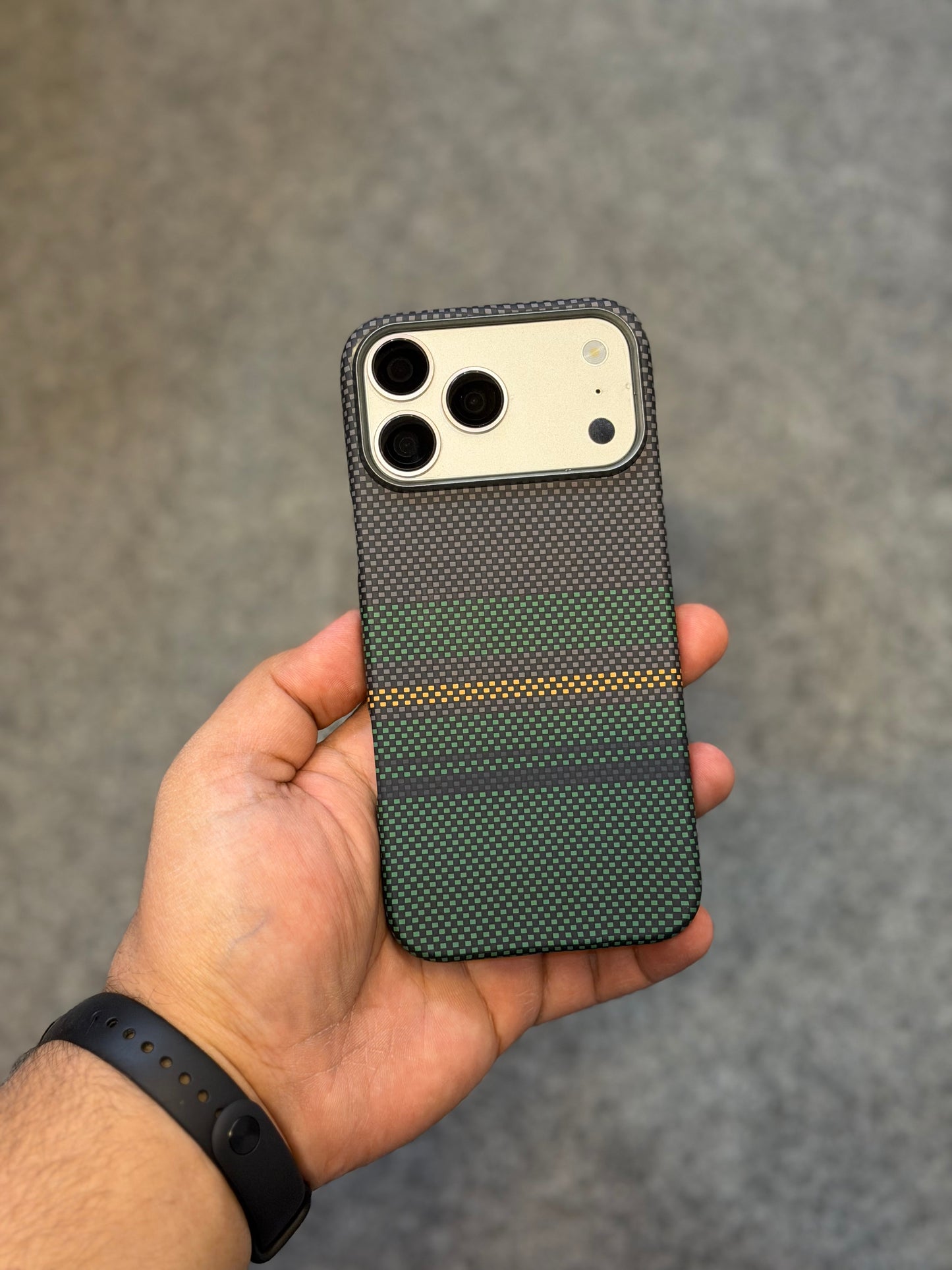 Sunset Carbon Fibre Side Cut Kevlar With MagSafe 17 Pro Max