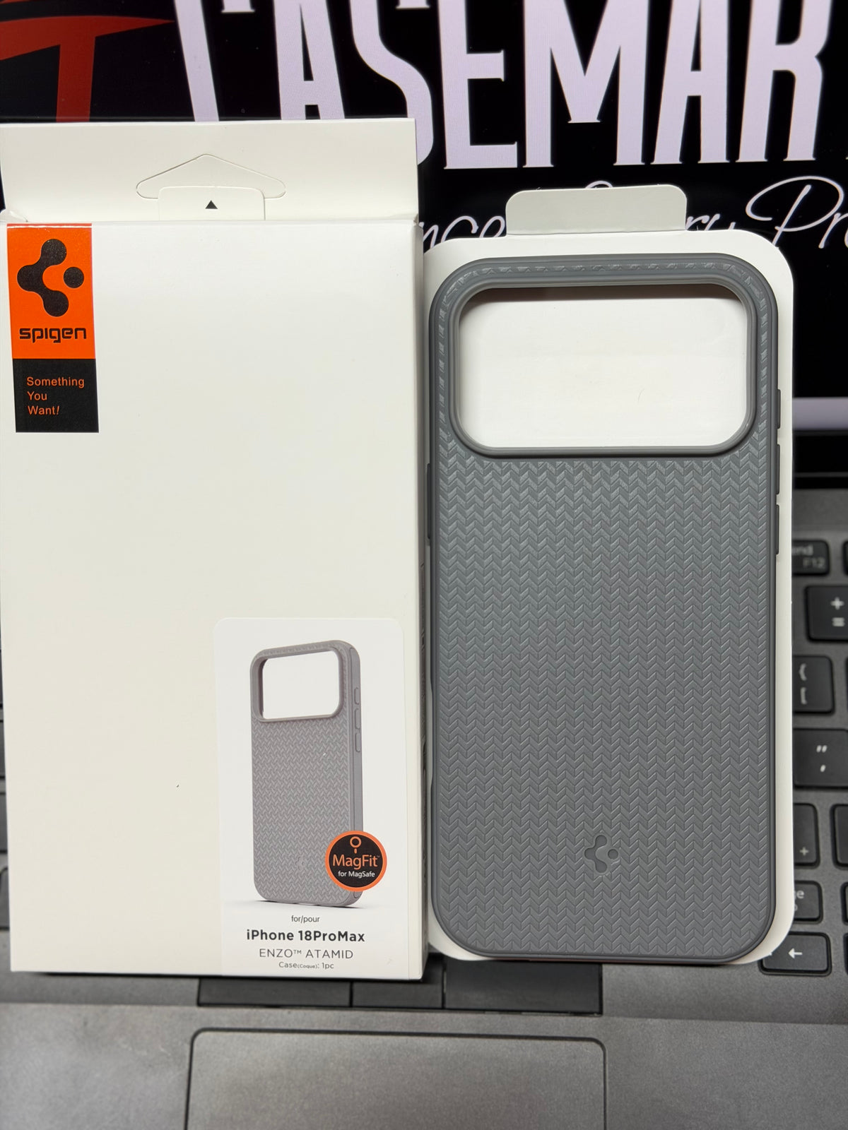 Spigen MagSafe Rugged Armor Case - MagArmor MagFit Enzo Series for iPhone 17/18 Pro Max