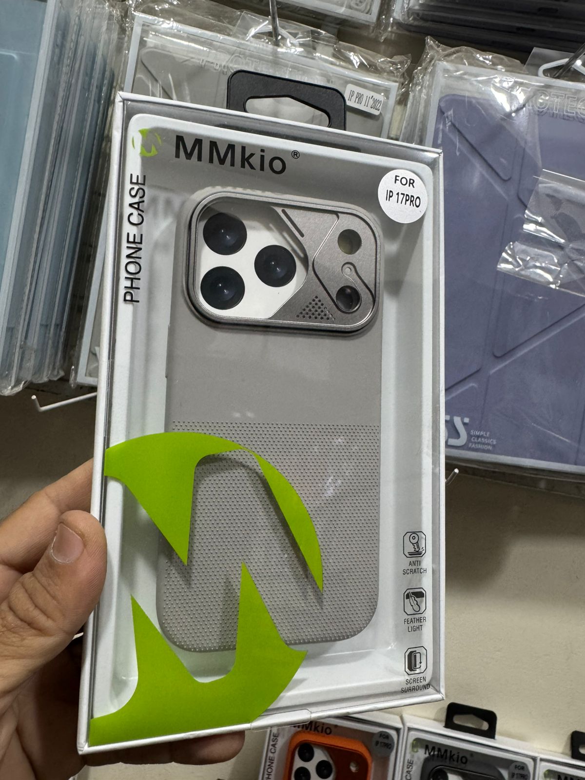 MMKIO ALUMU DESIGN SILICON MAGSAFE CASE