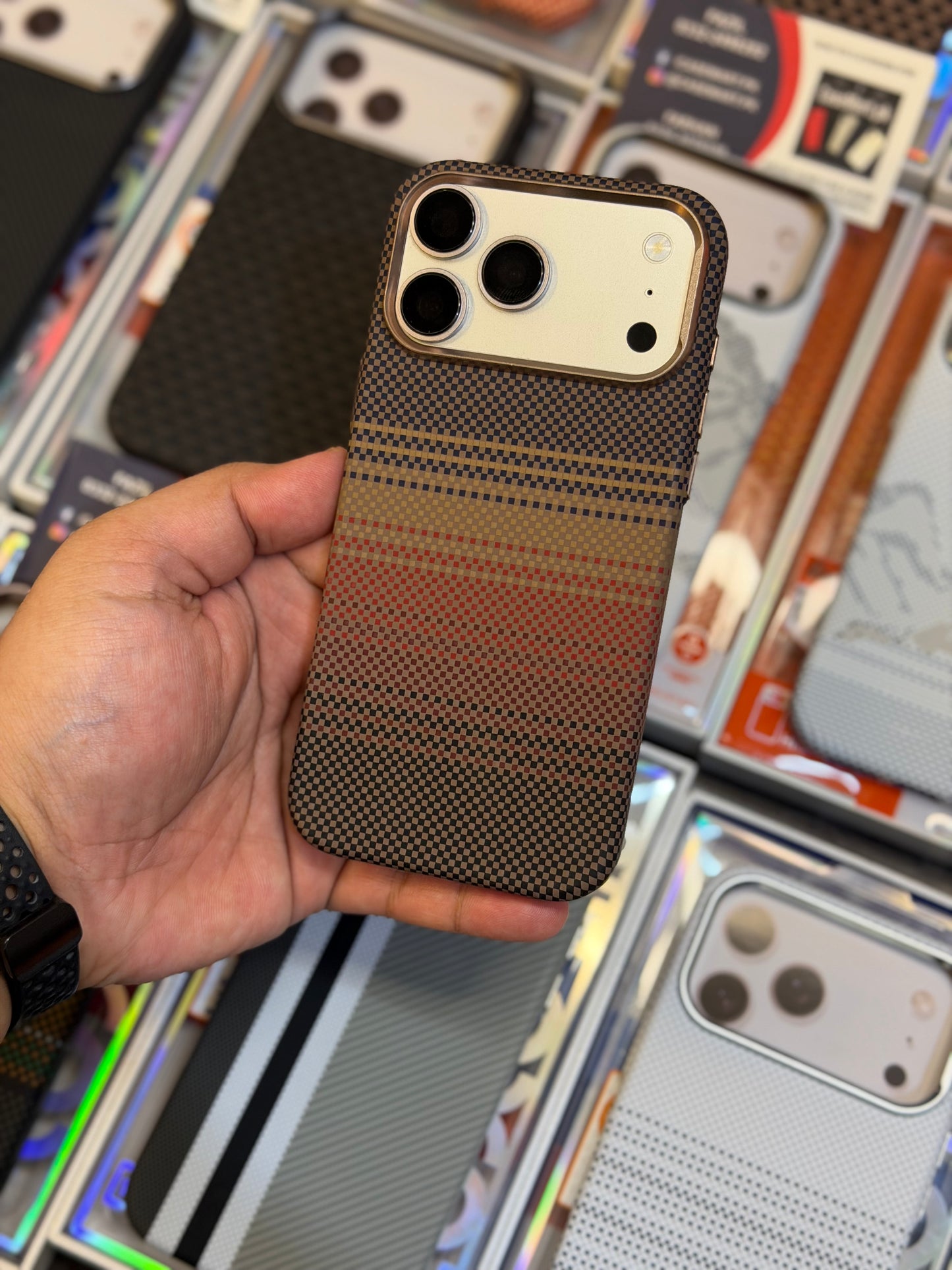 Luxo Carbon Fibre Kevlar For Silver iPhone 17 series