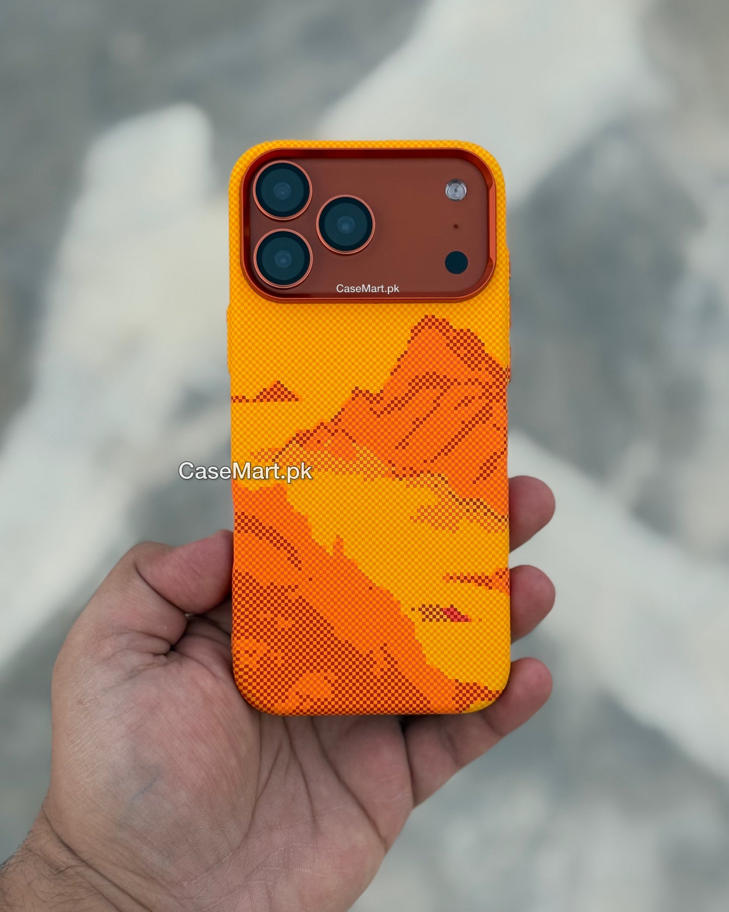 Orange Mountains Carbon Fibre With MagSafe LUXO 17 Pro Max