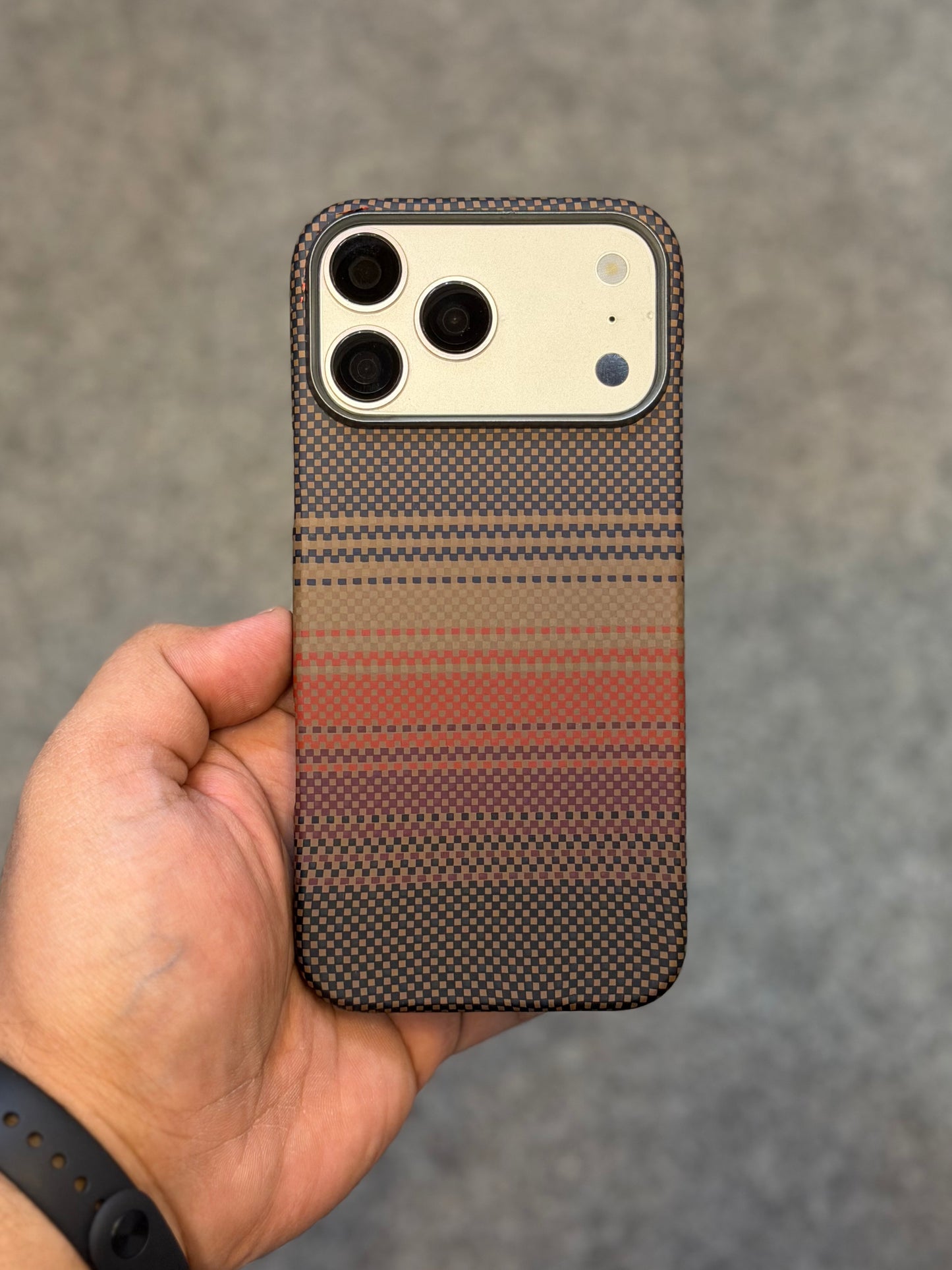 Sunset Carbon Fibre Side Cut Kevlar With MagSafe 17 Pro Max