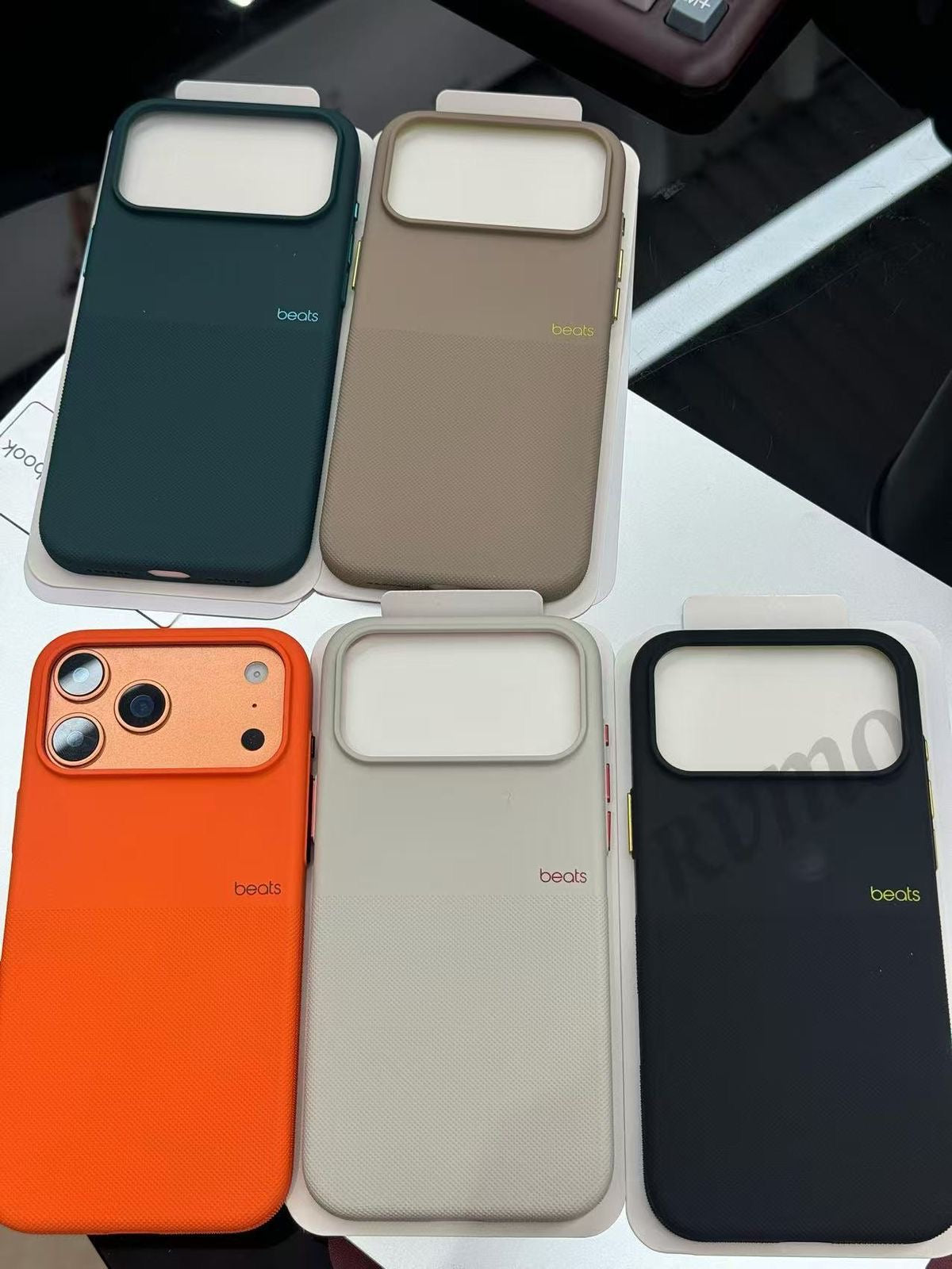 BEATS Rugged MagSafe Case iPhone 17 series