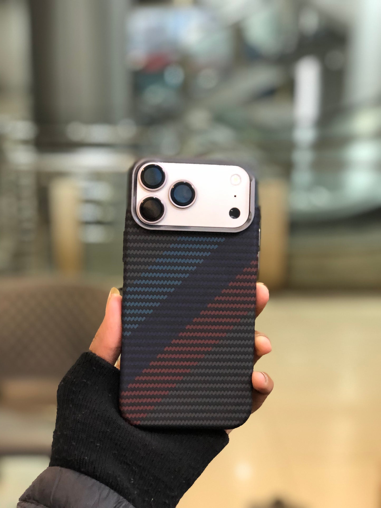 BMW Carbon Fibre With MagSafe LUXO 17 Pro Max