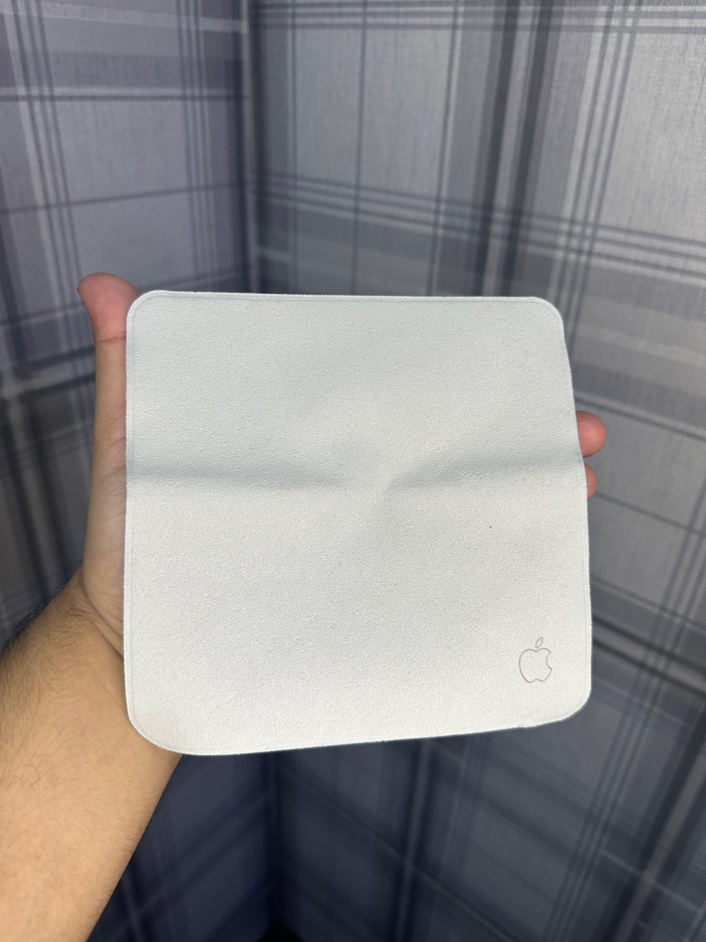 Apple polishing cloth 1:1 same as original with Apple logo embossed