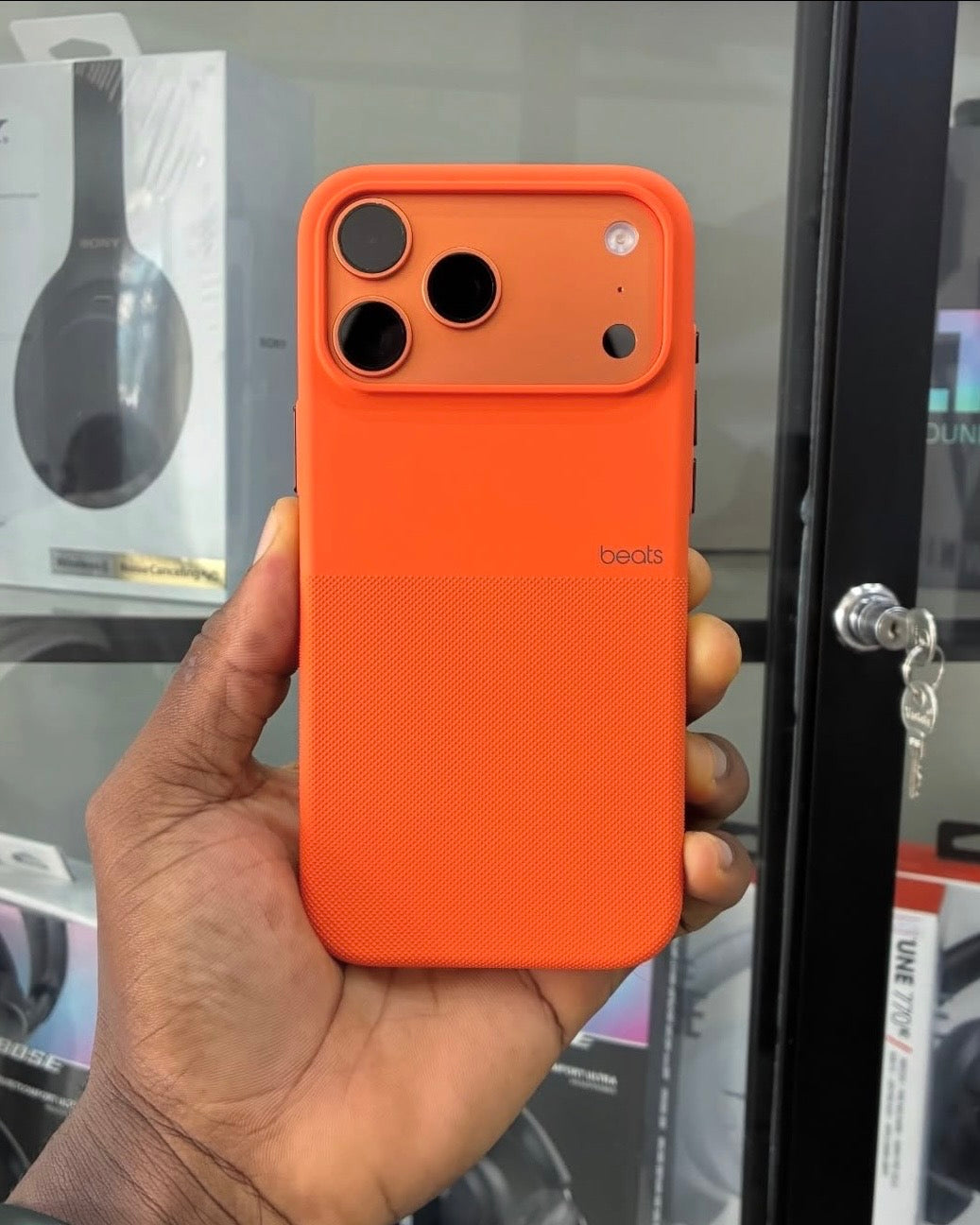 BEATS Rugged MagSafe Case iPhone 17 series