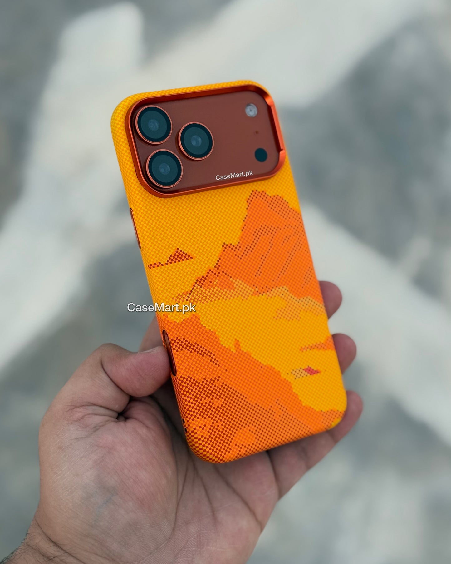 Orange Mountains Carbon Fibre With MagSafe LUXO 17 Pro Max