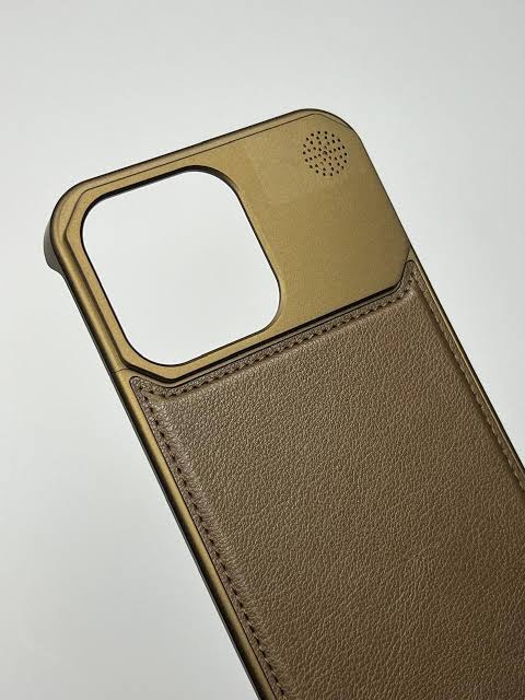 Metal MagSafe perfume case