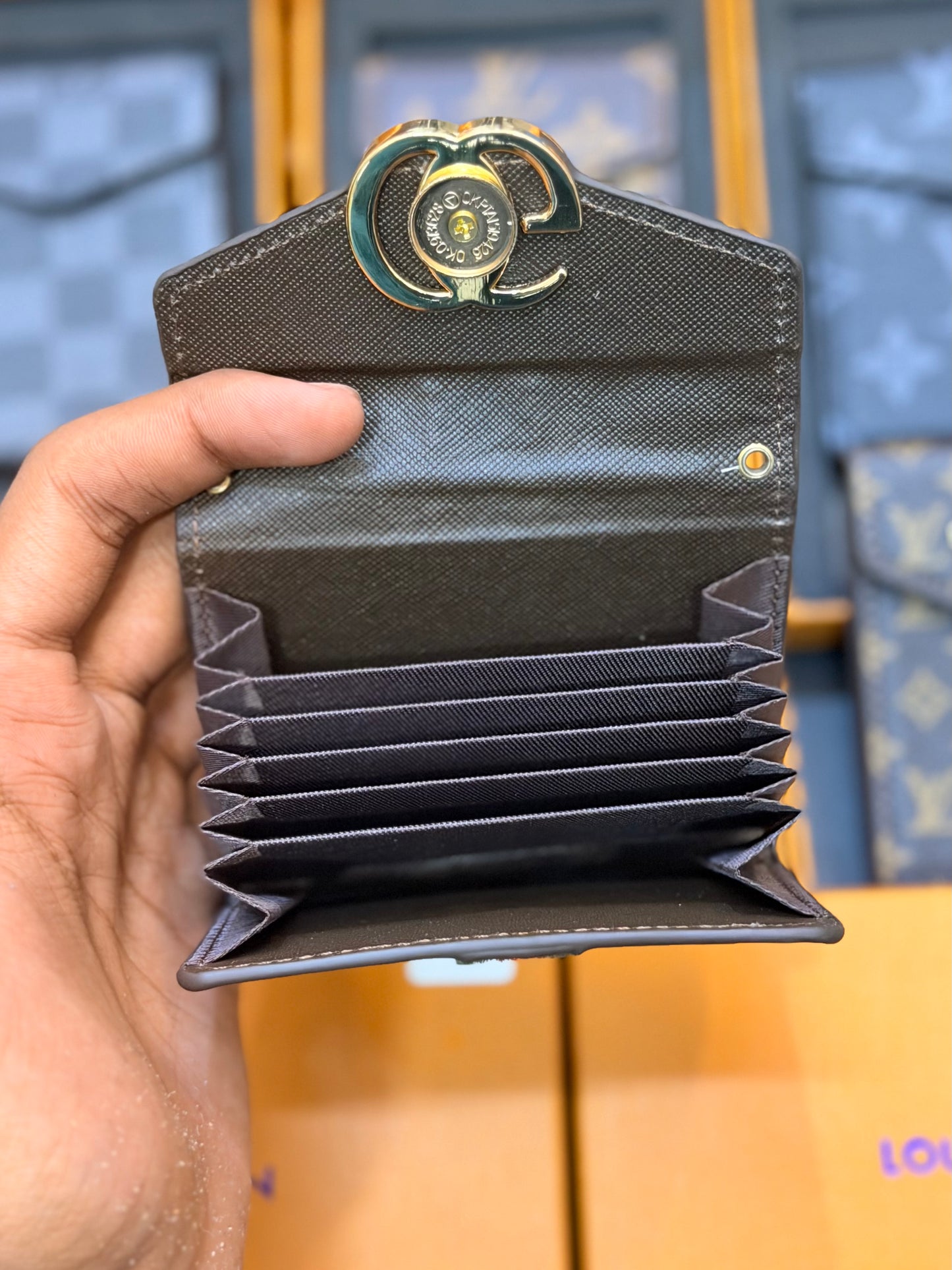 Luxury Branded Leather Slim Wallet - Premium Business Card Holder with Magnetic Closure