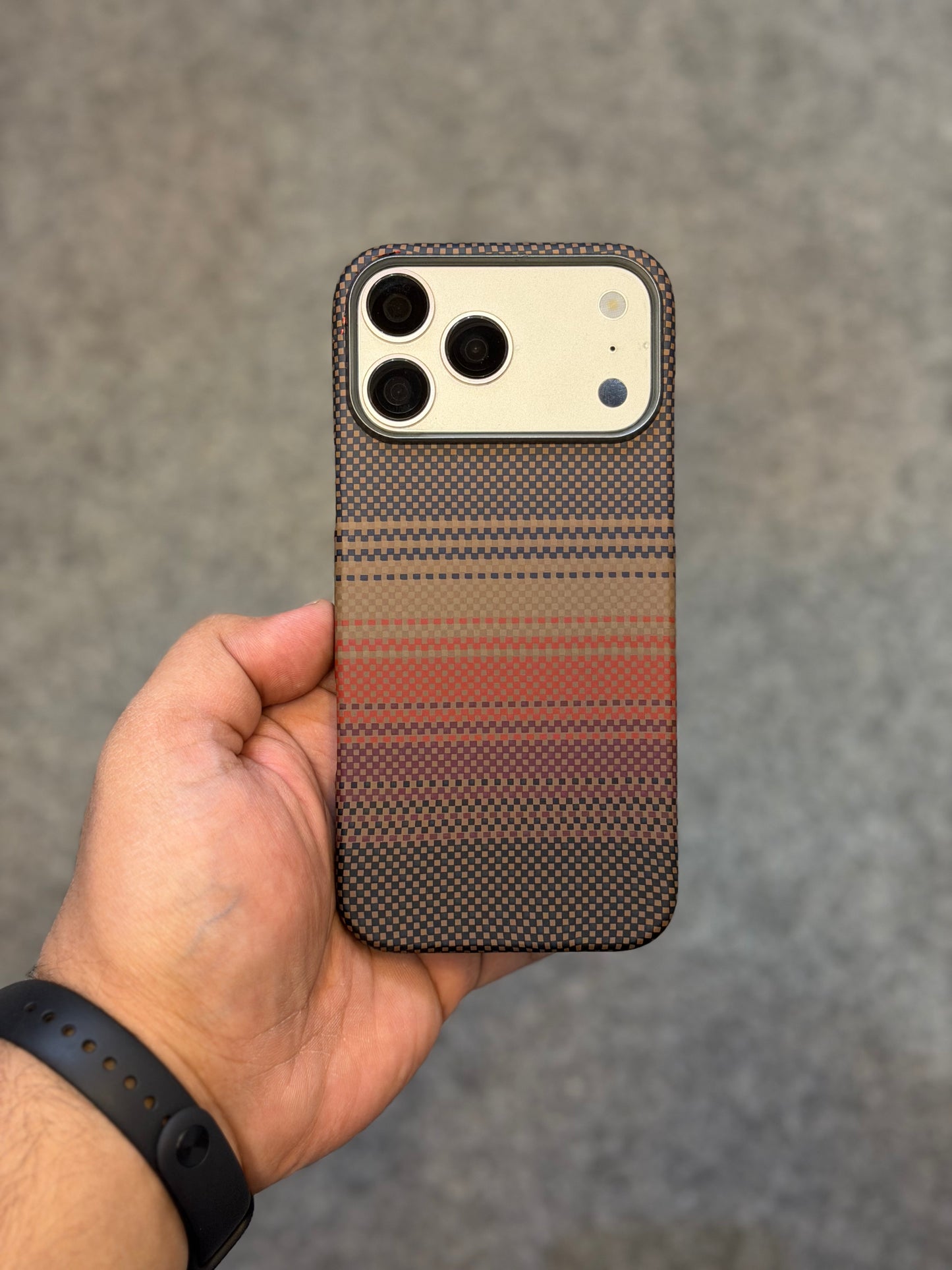 Sunset Carbon Fibre Side Cut Kevlar With MagSafe 17 Pro Max