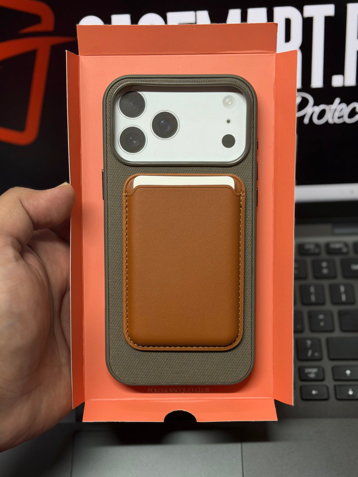 MagSafe Leather Wallet for Mobiles - Magnetic Card Holder