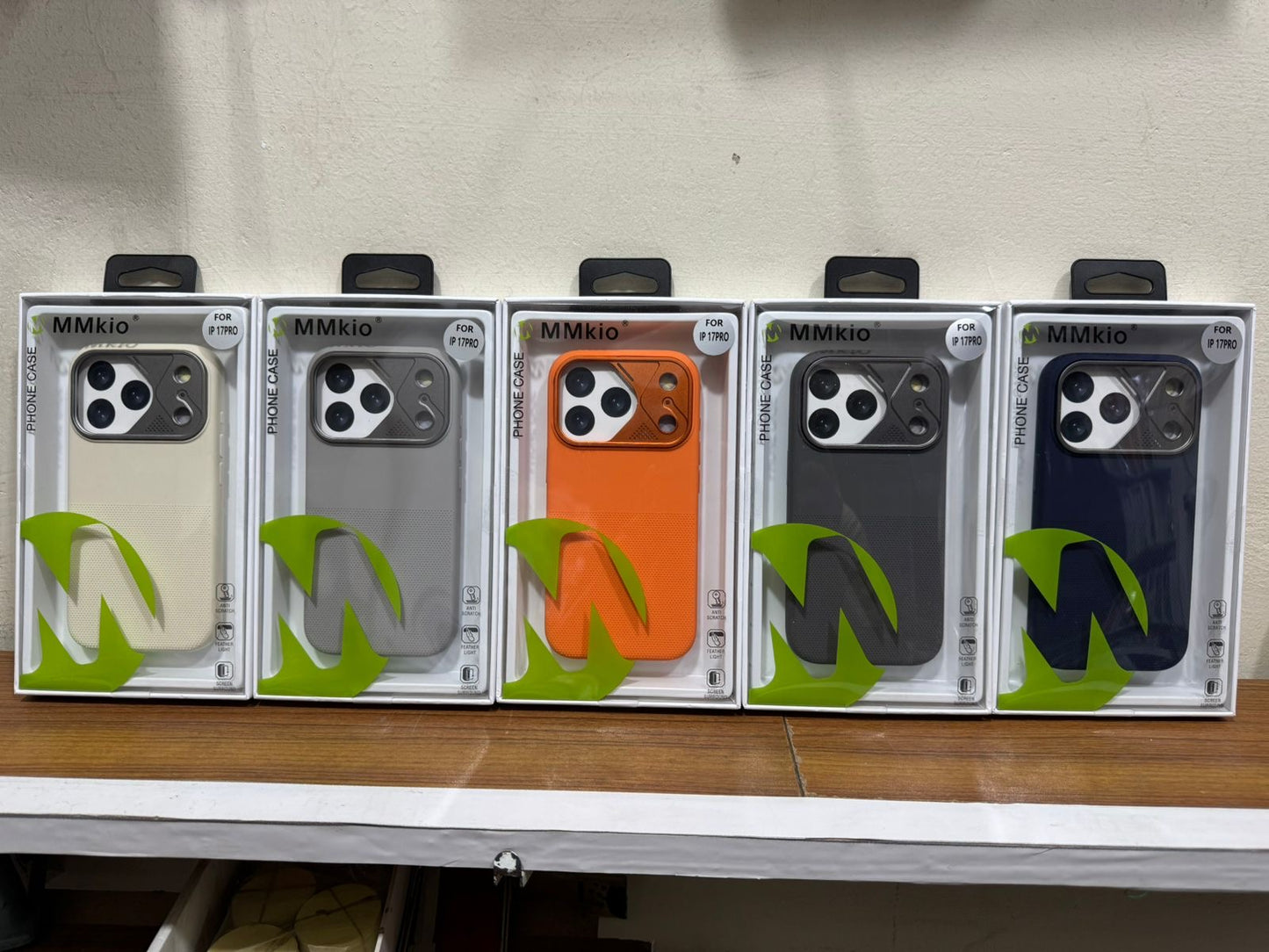 MMKIO ALUMU DESIGN SILICON MAGSAFE CASE