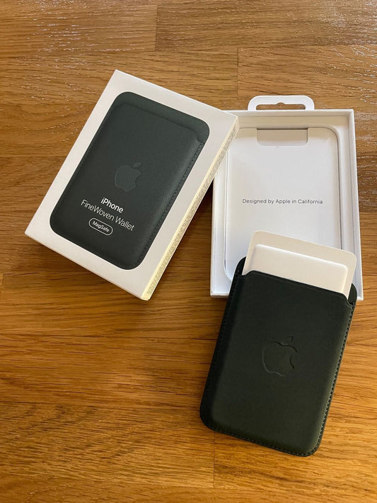 Apple MagSafe FineWoven Wallet with Pop-Up Notification in Dark Green