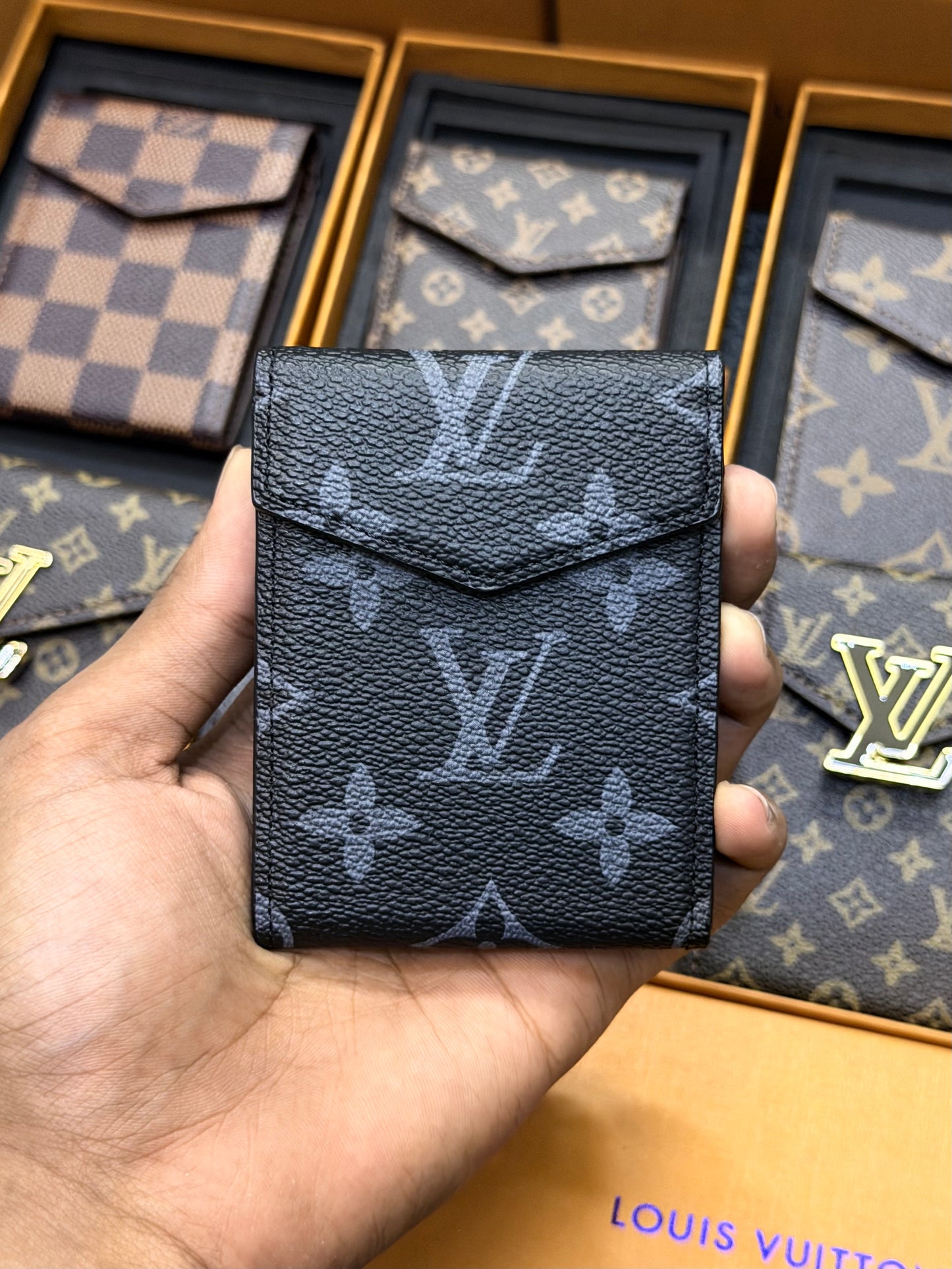 Luxury Branded Leather Slim Wallet - Premium Business Card Holder with Magnetic Closure