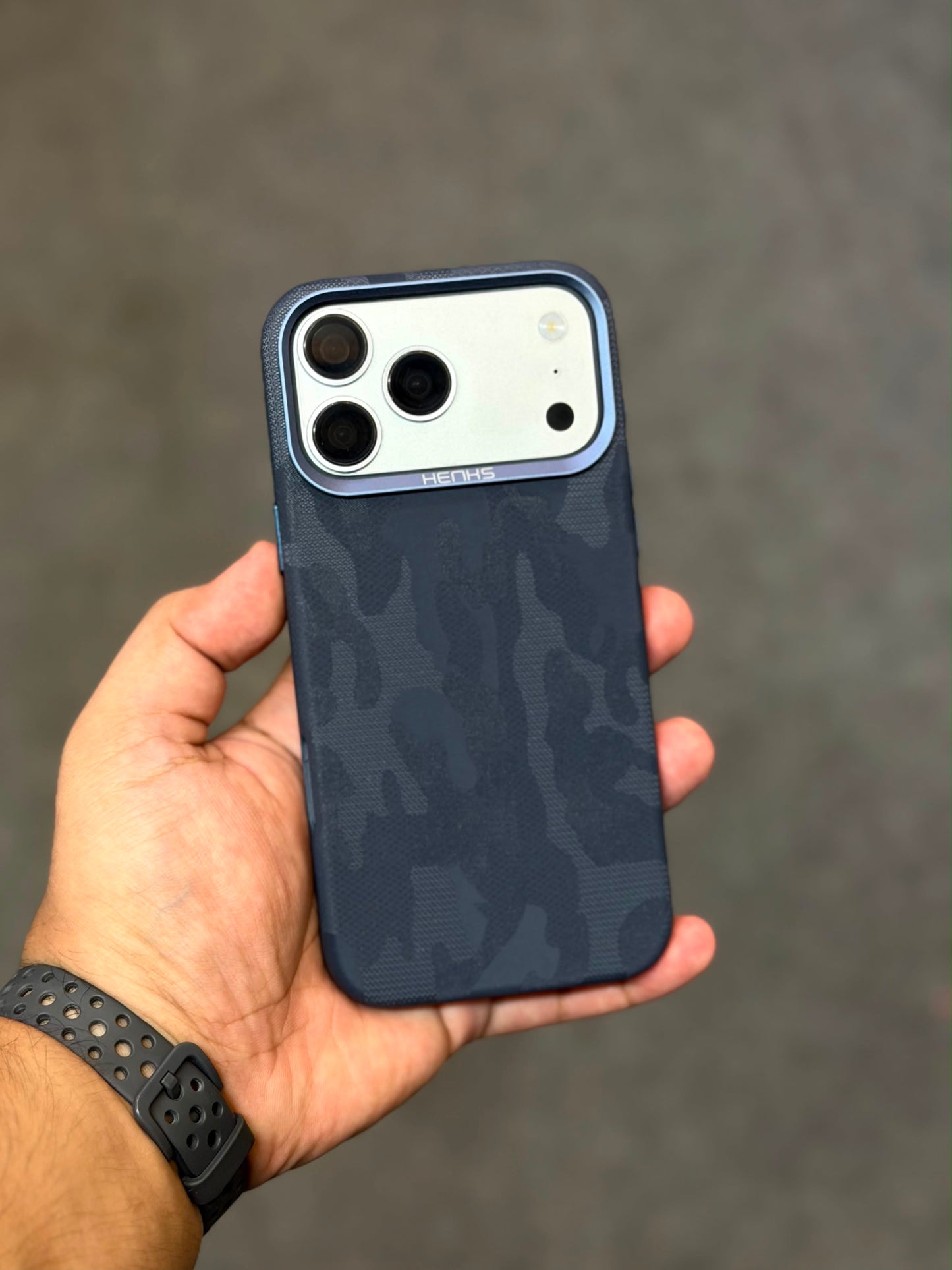 HENKS CAMO MagSafe Leather Case