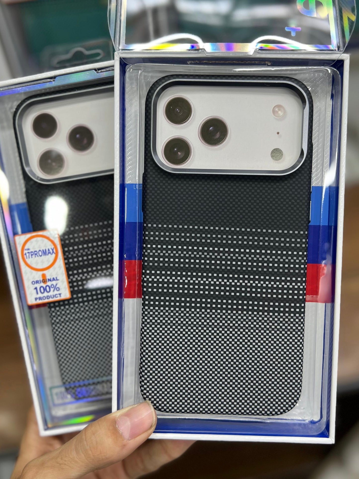 Black Lines Carbon Fibre With MagSafe LUXO 17 Series