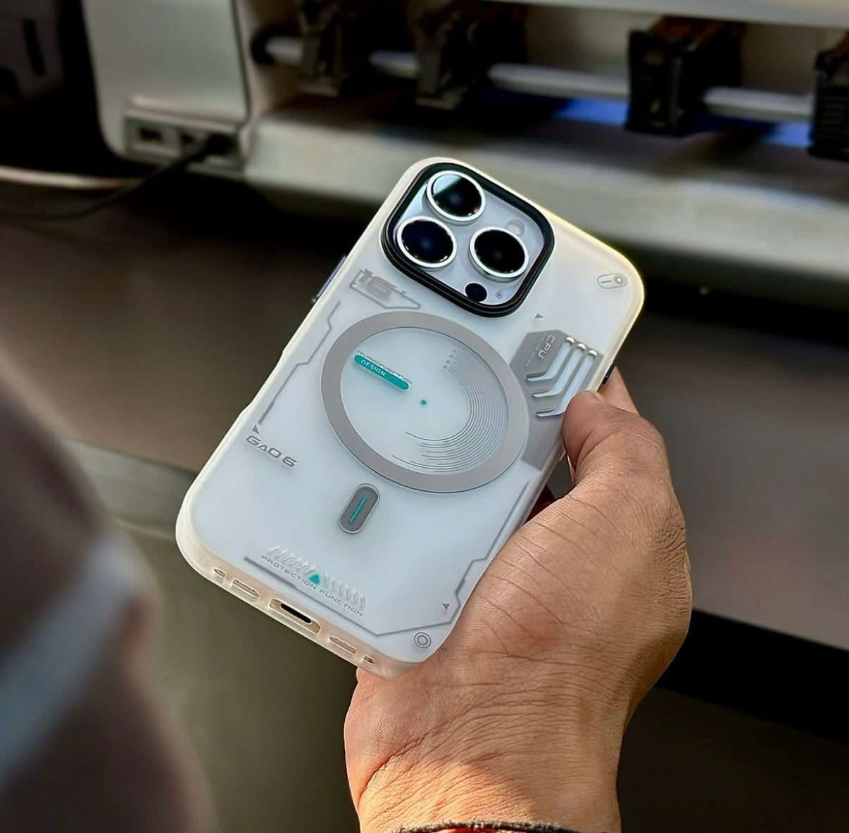 Dfans Original heat vent case with MagSafe