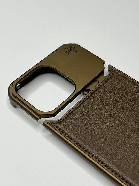 Metal MagSafe perfume case