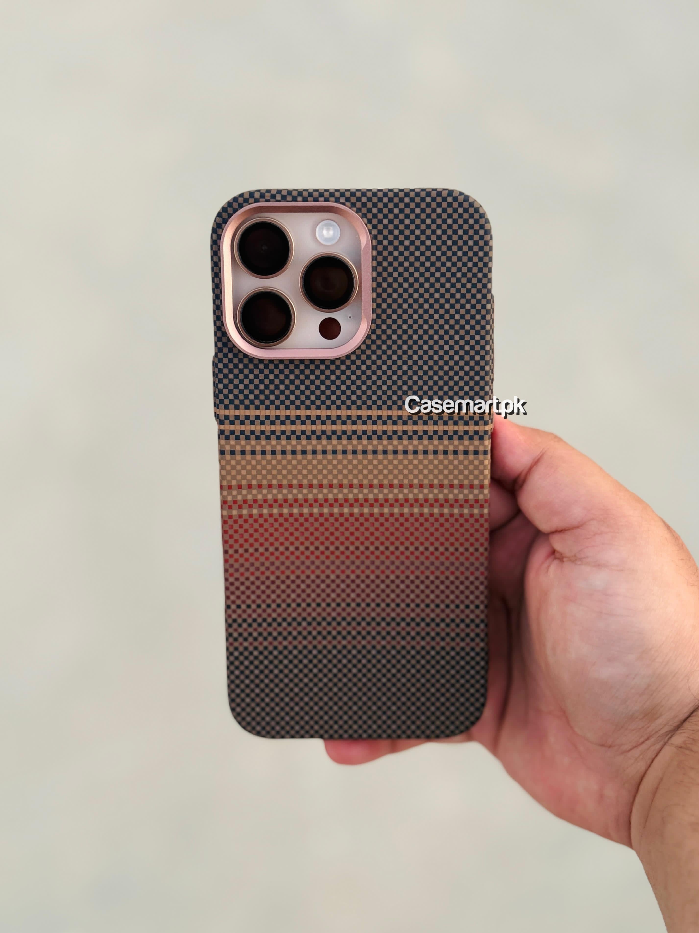 Carbon Fibre with MagSafe in Desert Titanium LUXO Like Pitaka