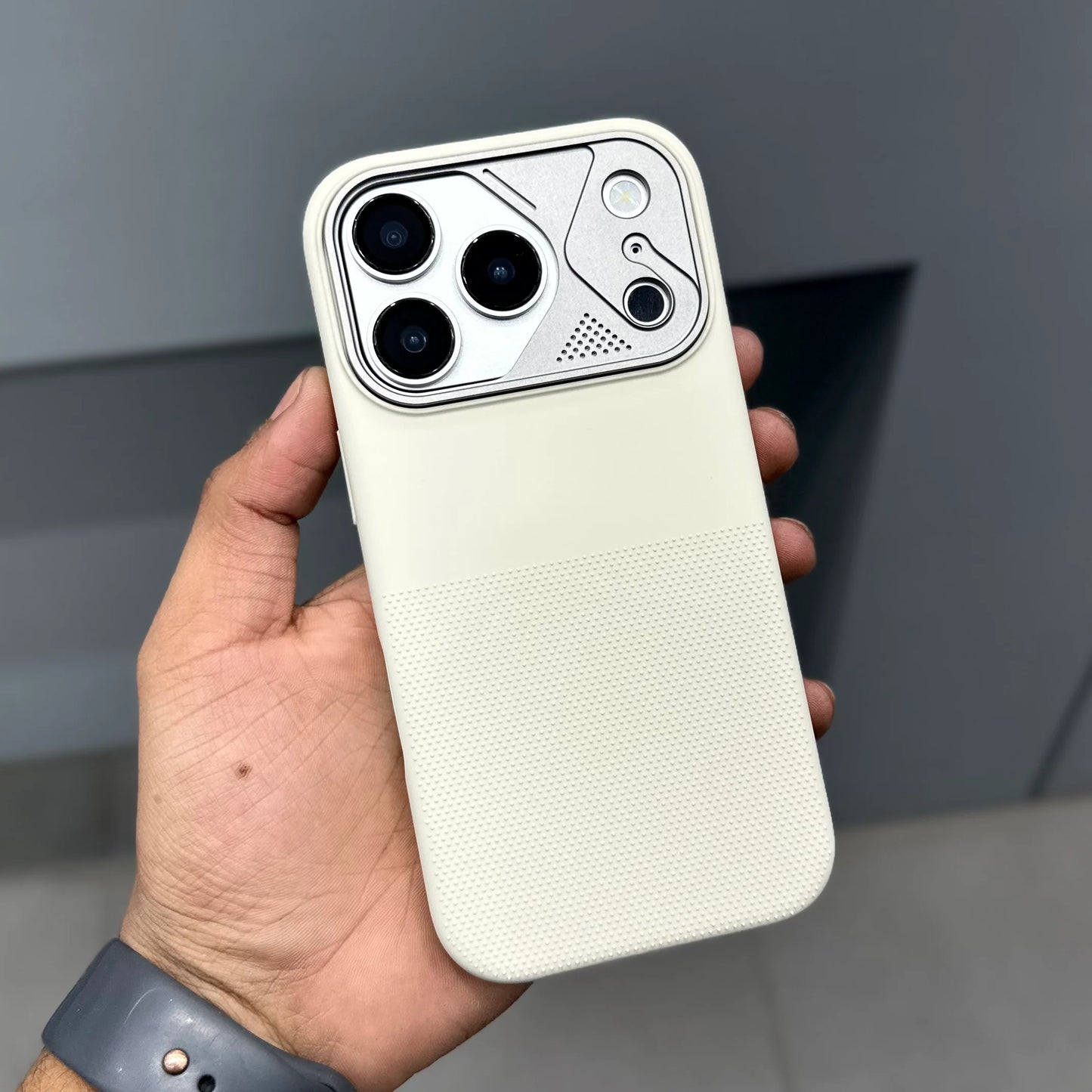MMKIO ALUMU DESIGN SILICON MAGSAFE CASE