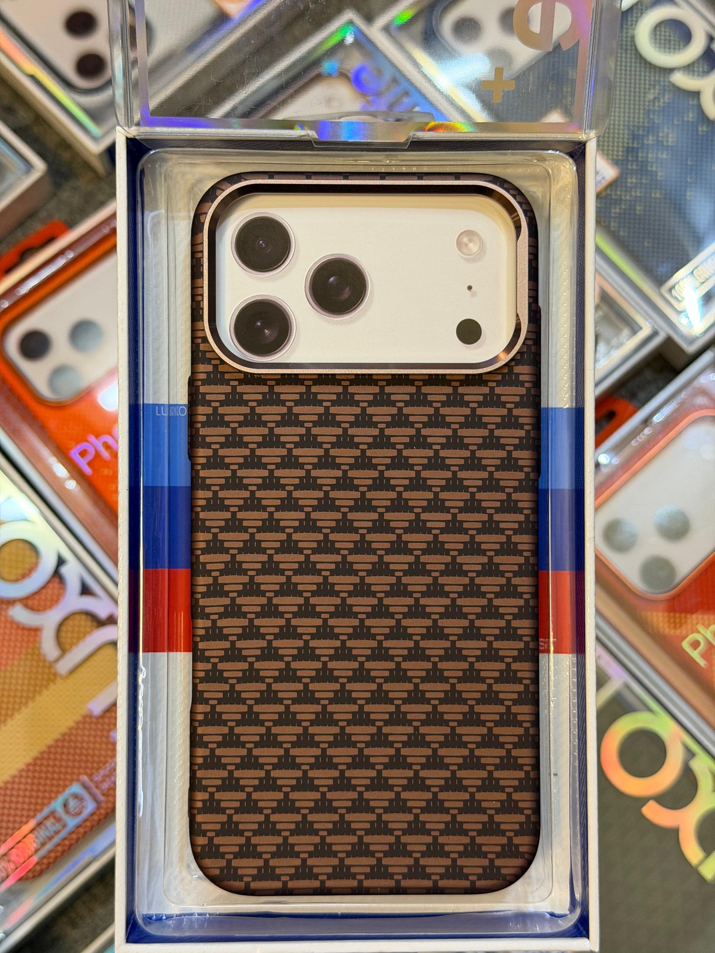 Luxo Carbon Fibre Kevlar For Silver iPhone 17 series