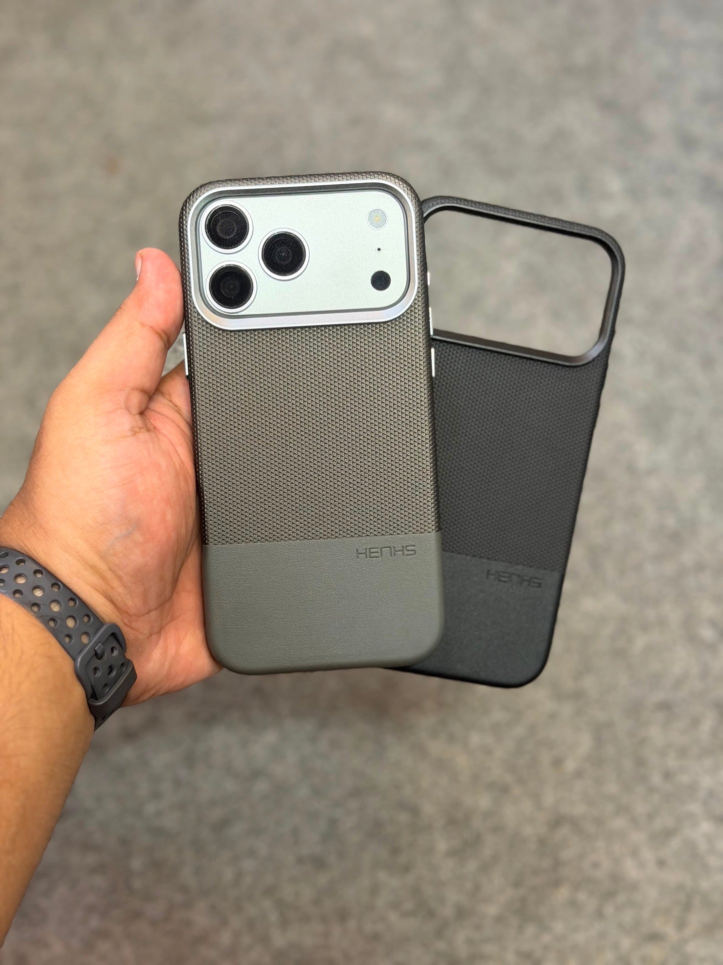 HENKS Odin MagSafe Leather Case  17 Pro Max