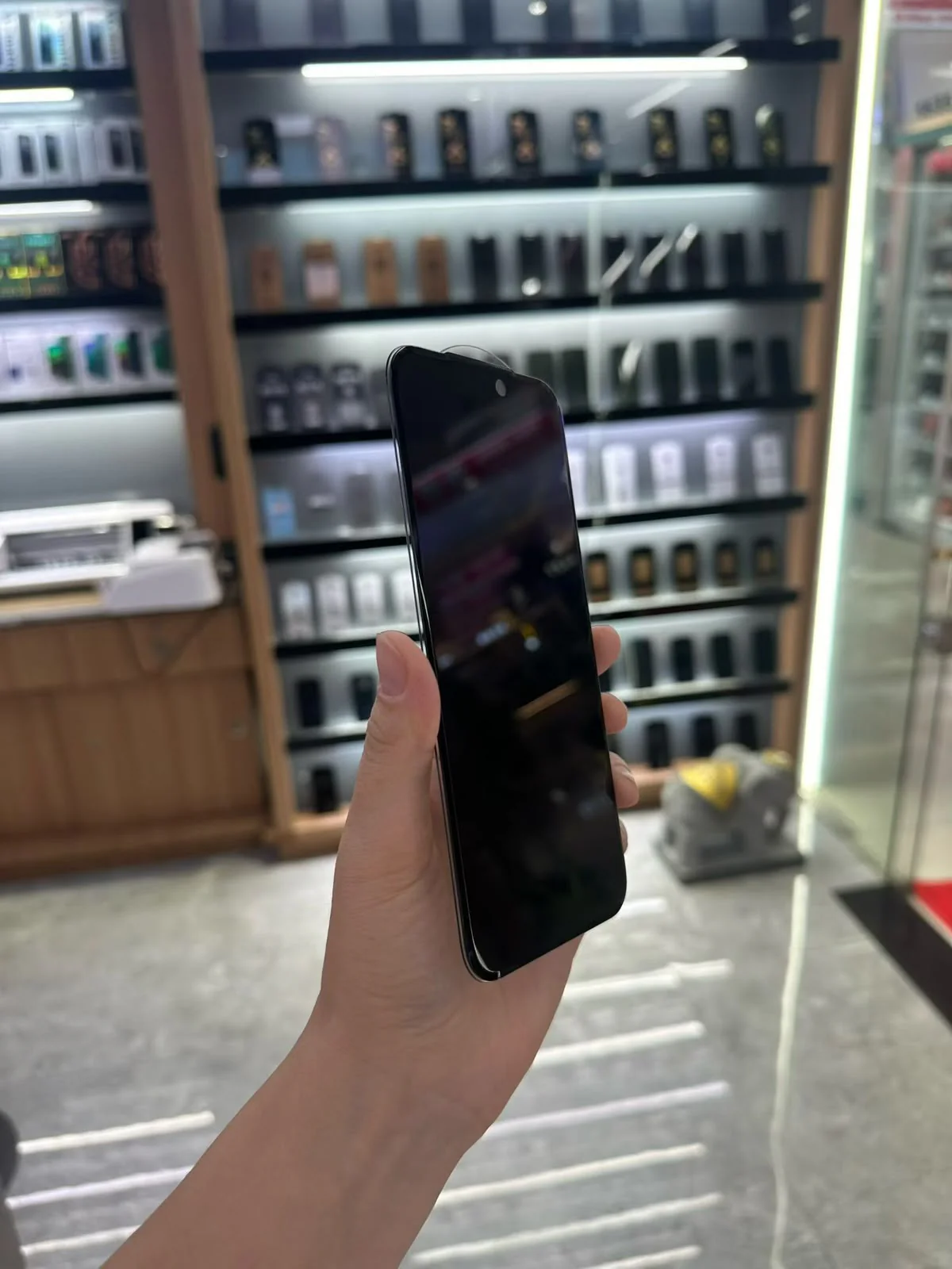 XMART 8K Borderless Super Curved Diamond Glass