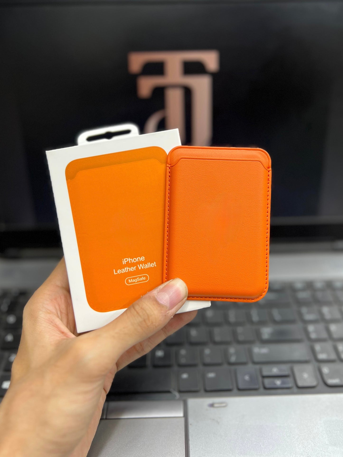 MagSafe Leather Wallet for Mobiles - Magnetic Card Holder